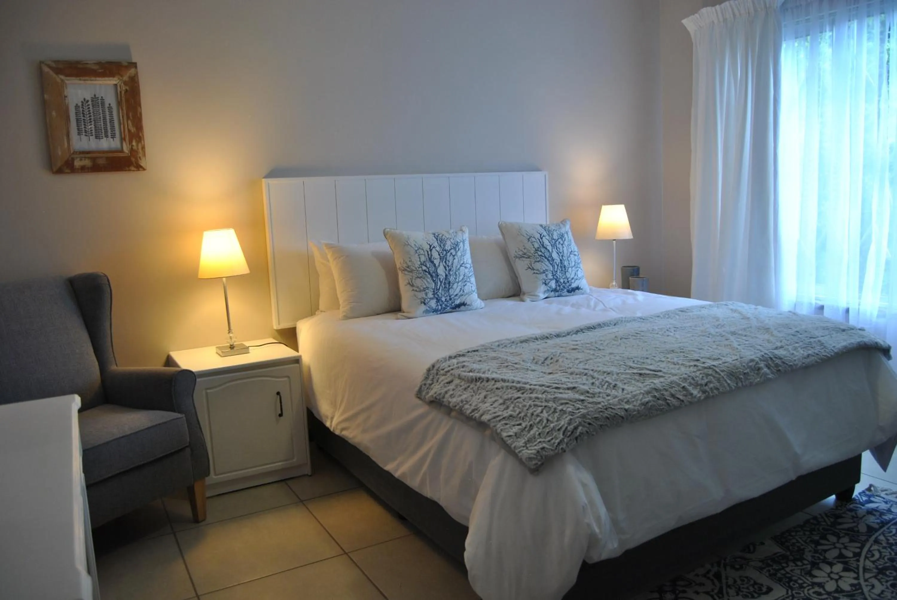 Bed in Hamilton Urban Farm Guest House