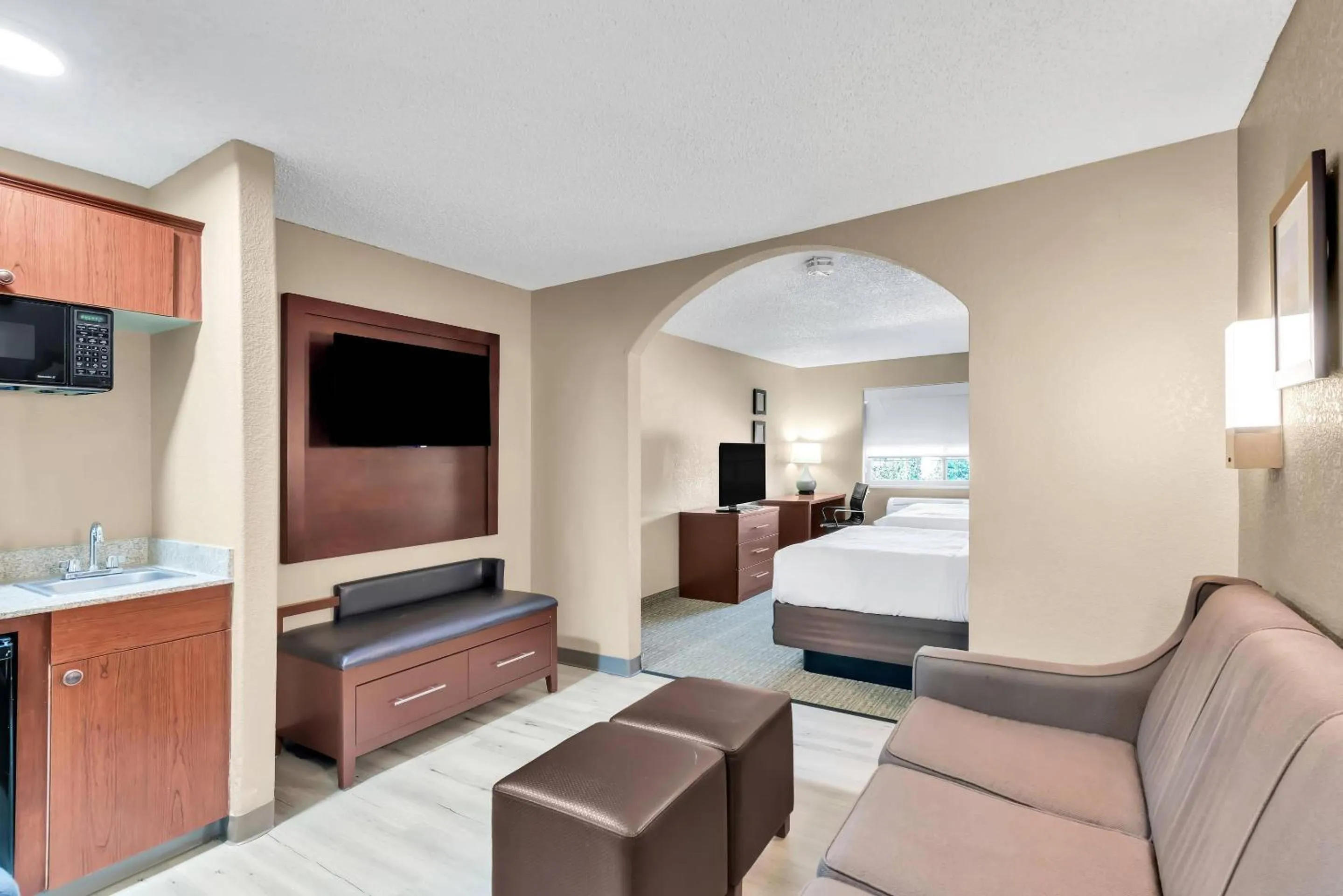 Bedroom, Bed in Comfort Suites Lakewood - Denver