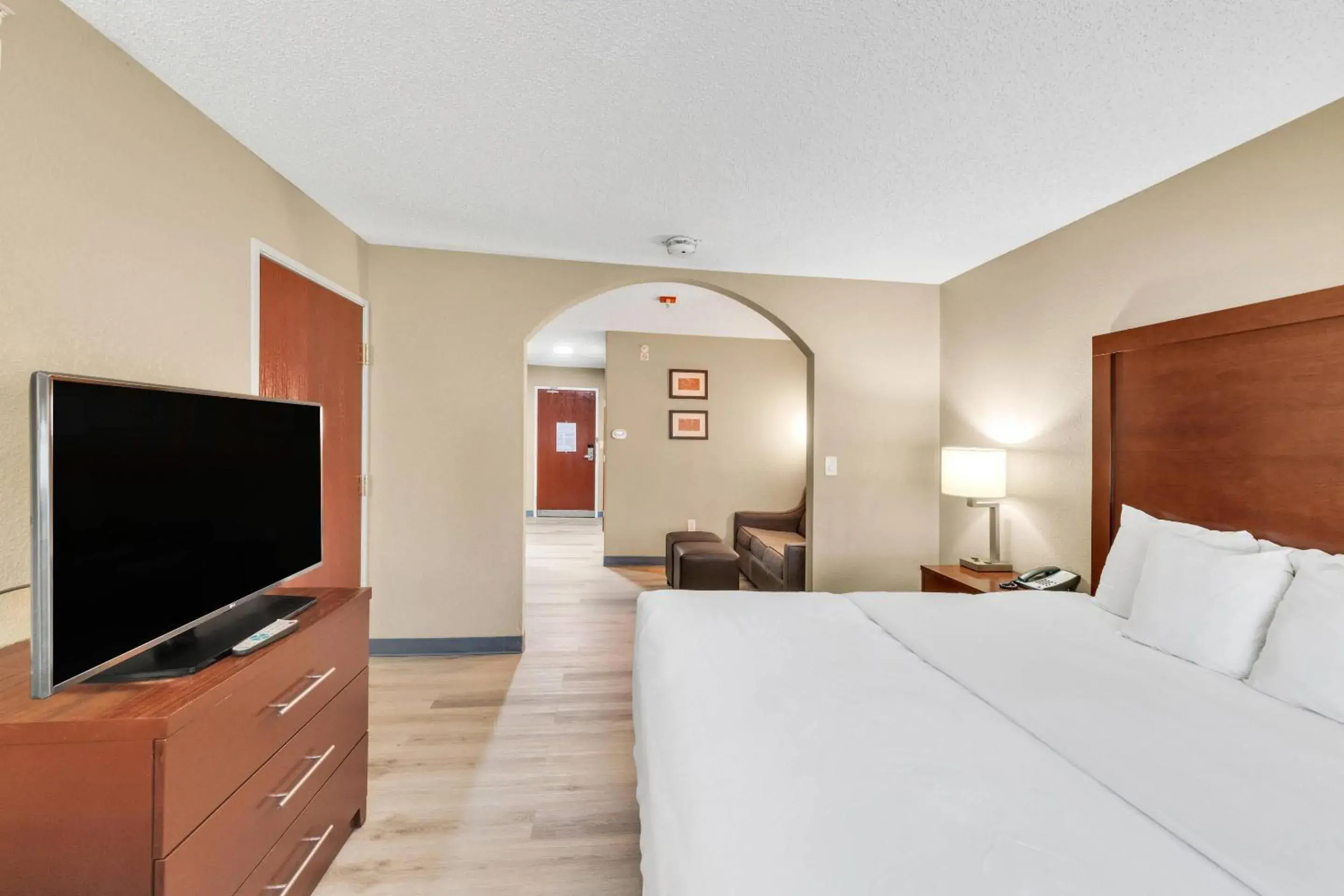 Bedroom, Bed in Comfort Suites Lakewood - Denver Bedroom, Bed in Comfort Suites Lakewood - Denver