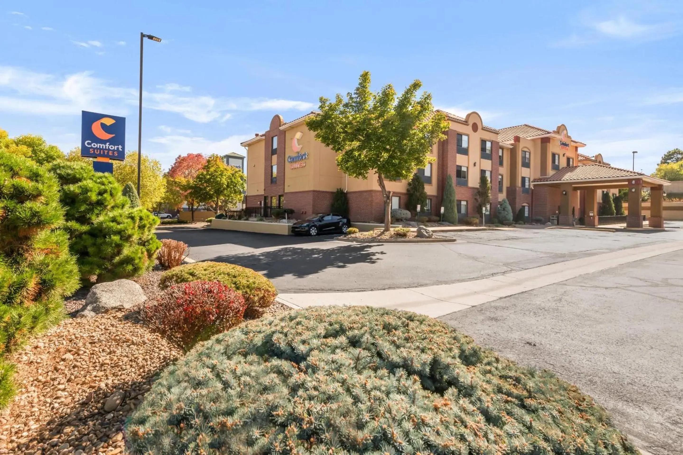 Property building in Comfort Suites Lakewood - Denver Property building in Comfort Suites Lakewood - Denver
