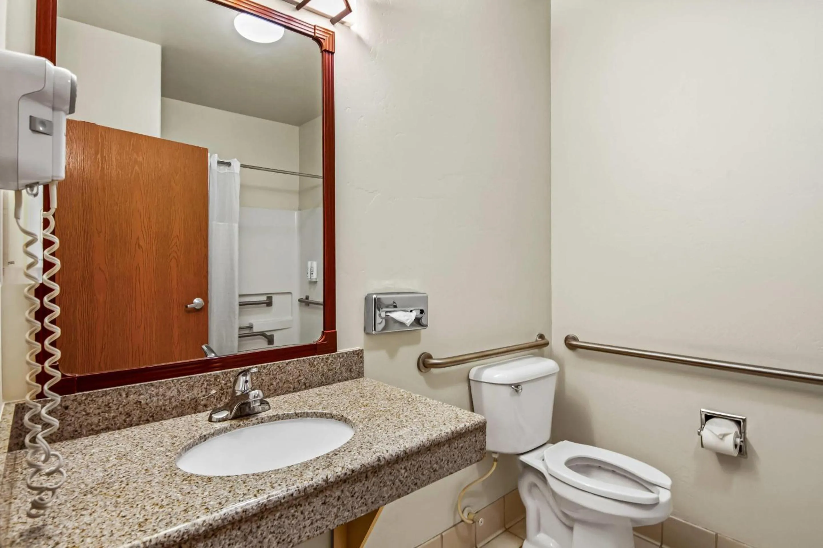 Bedroom in Quality Inn & Suites Vail Valley