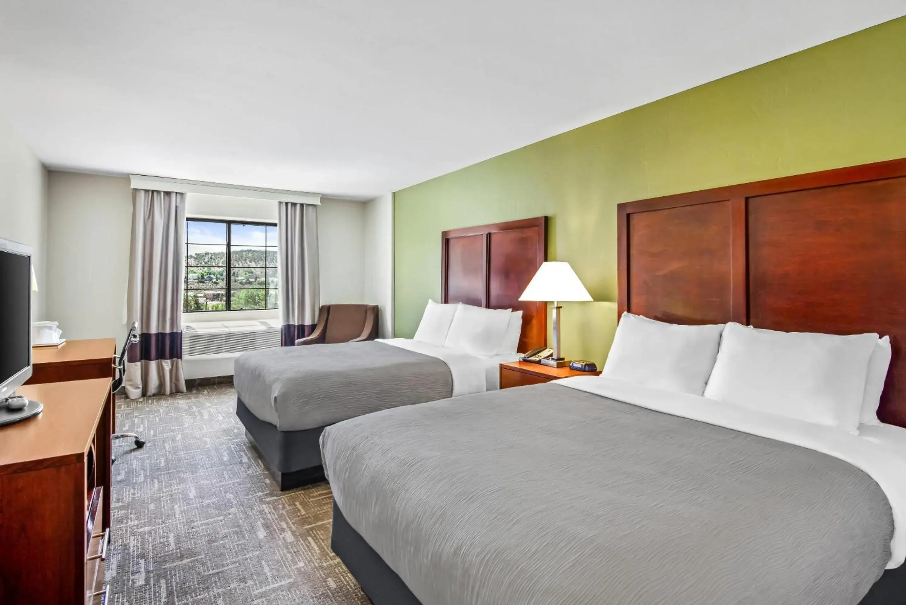 Bedroom, Bed in Quality Inn & Suites Vail Valley Bedroom, Bed in Quality Inn & Suites Vail Valley