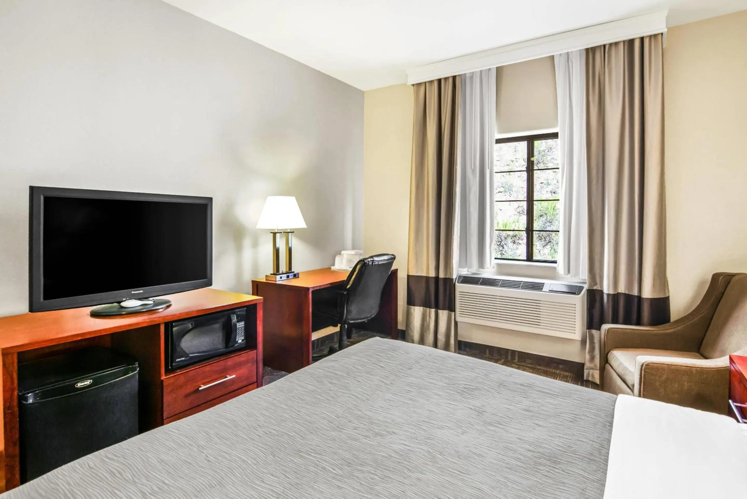 Bedroom, Bed in Quality Inn & Suites Vail Valley