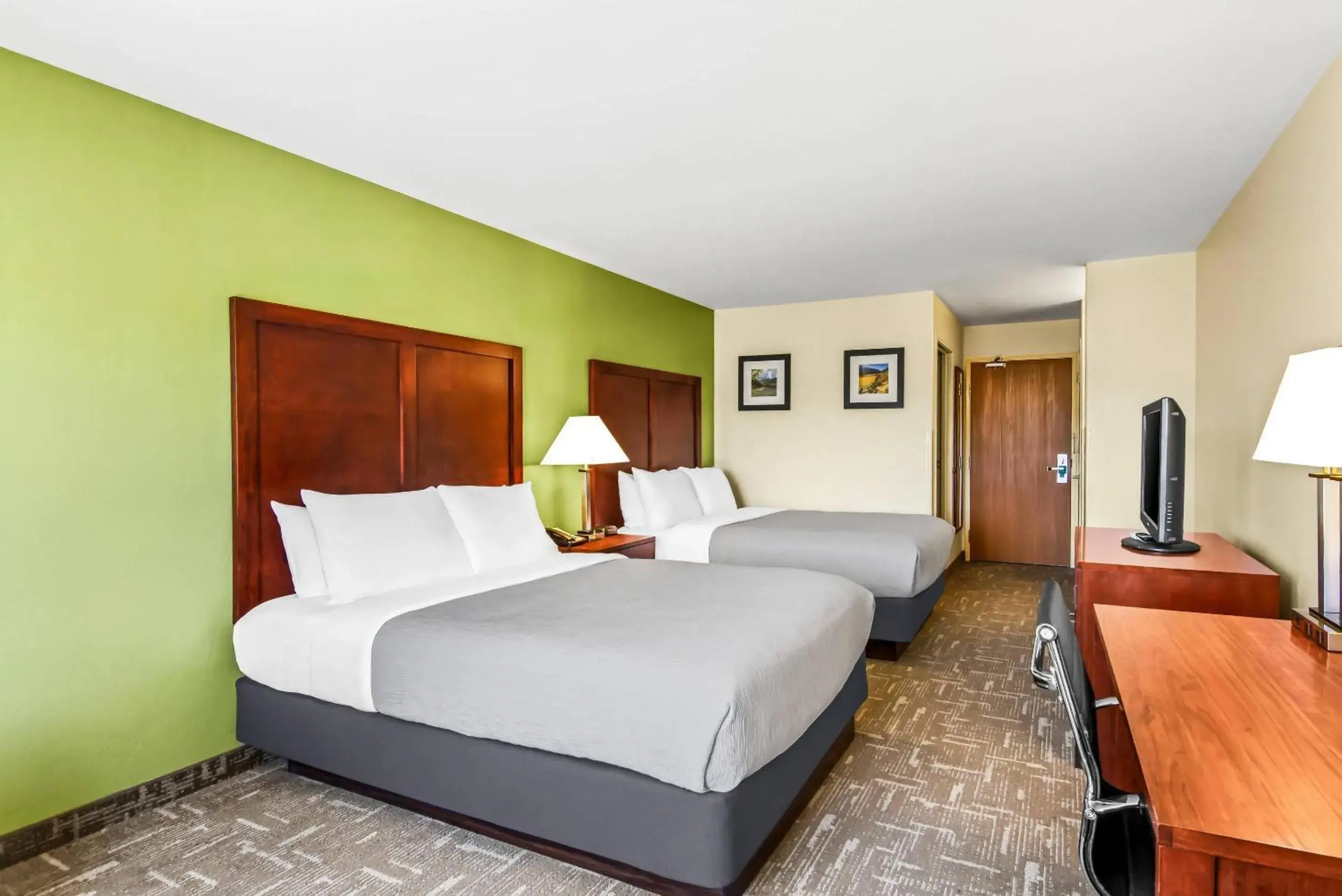 Bedroom, Bed in Quality Inn & Suites Vail Valley Bedroom, Bed in Quality Inn & Suites Vail Valley