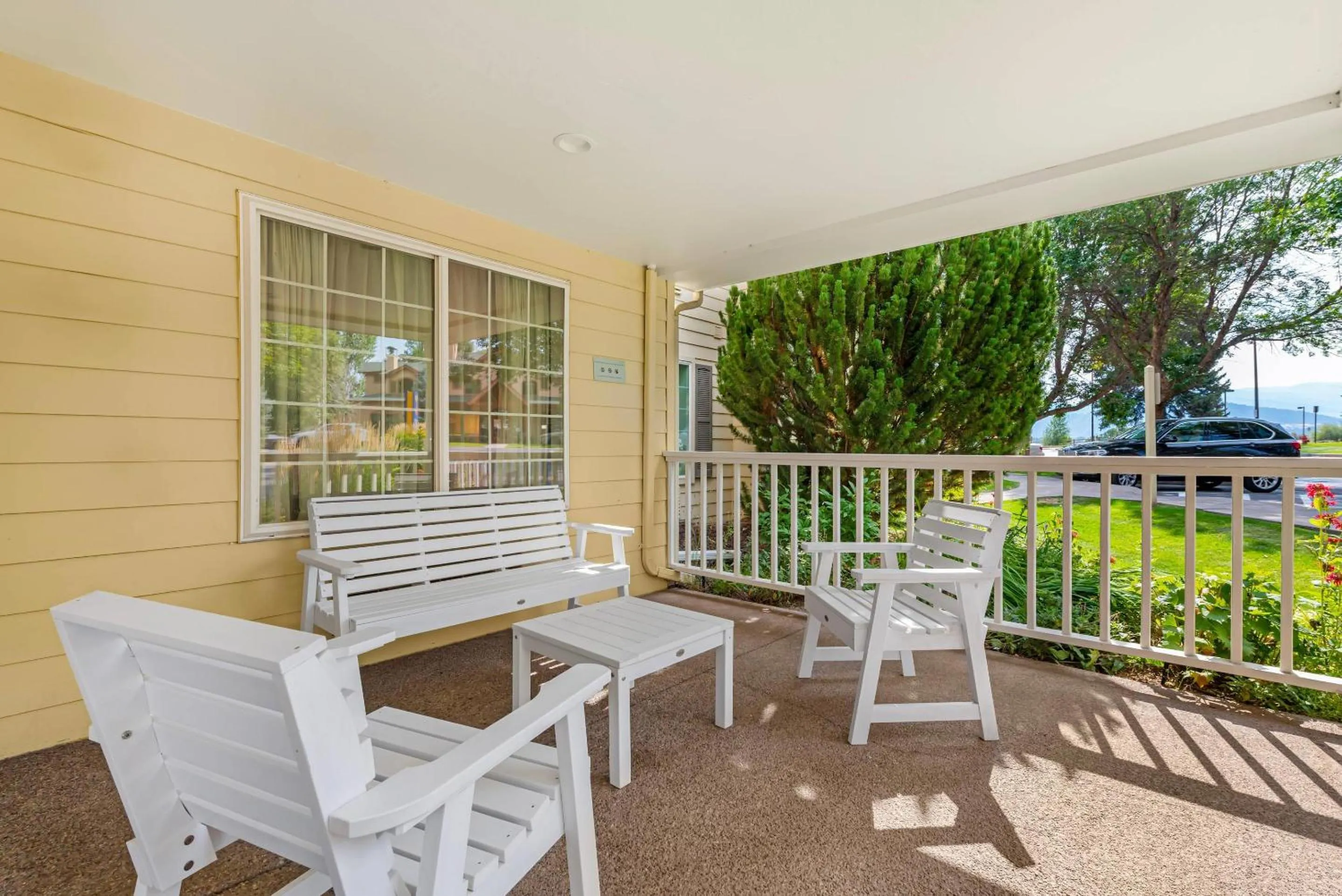 Property building in Comfort Inn & Suites Carbondale on the Roaring Fork