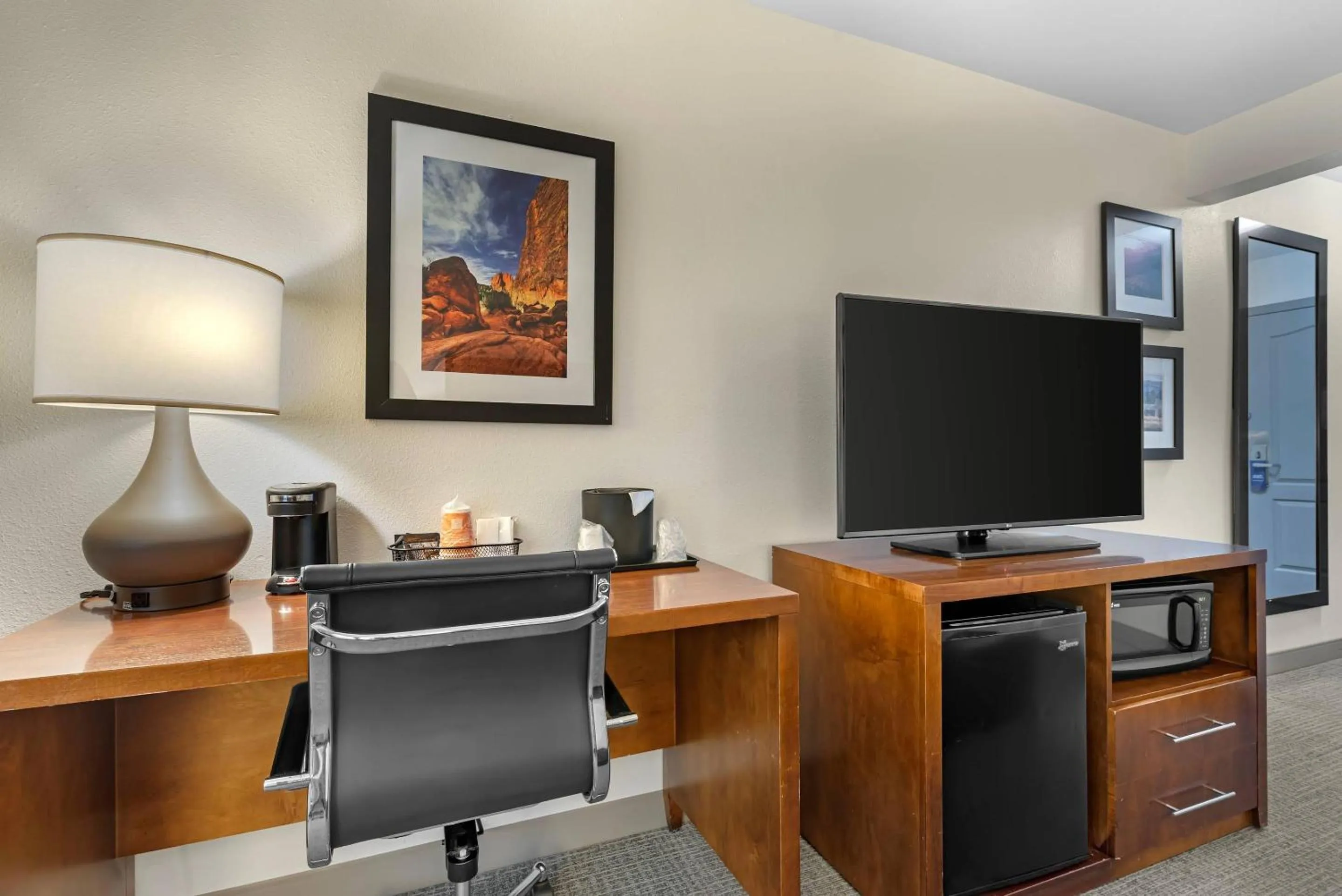 King Room - Non-Smoking in Comfort Inn & Suites Carbondale on the Roaring Fork