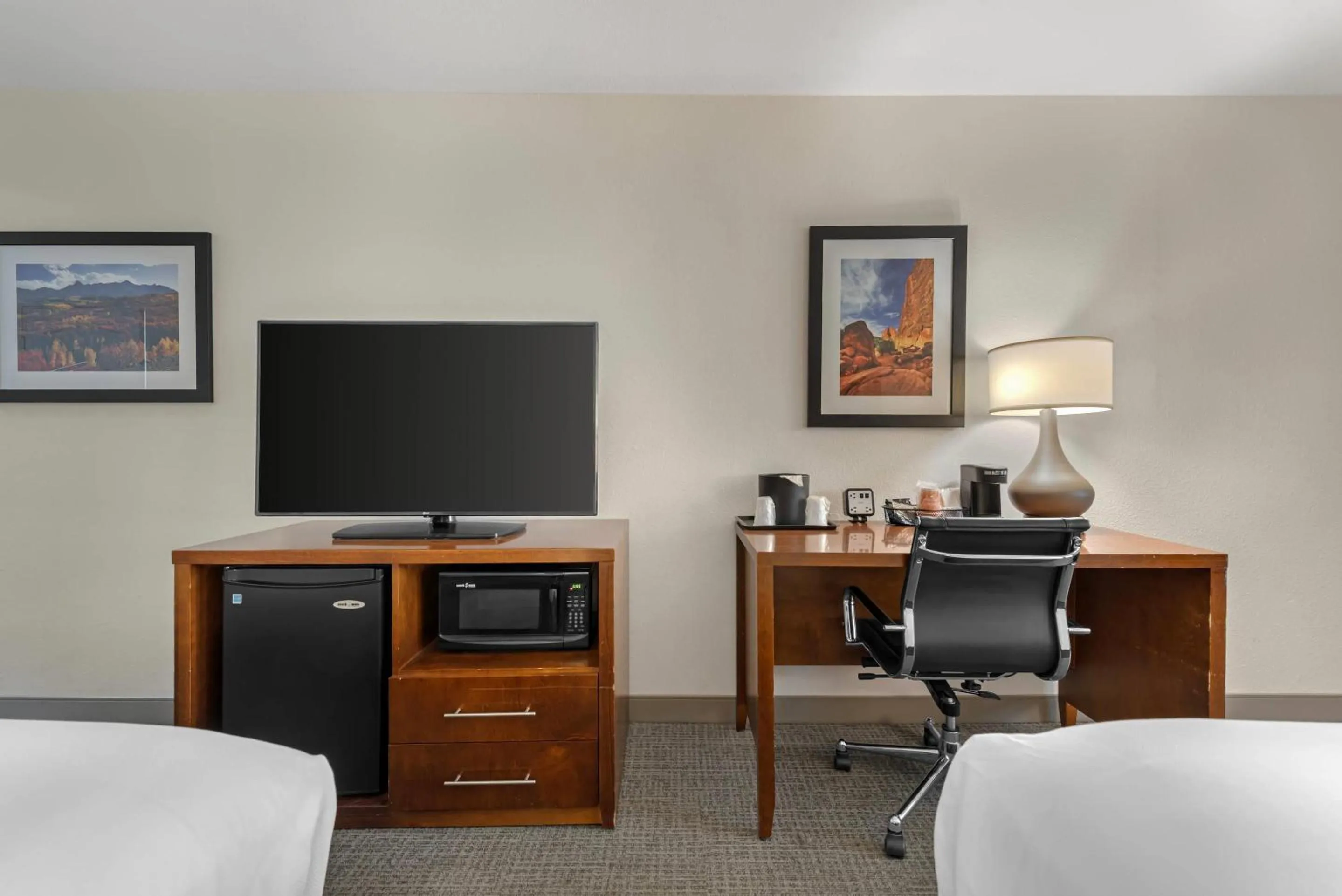 Bedroom, Bed in Comfort Inn & Suites Carbondale on the Roaring Fork