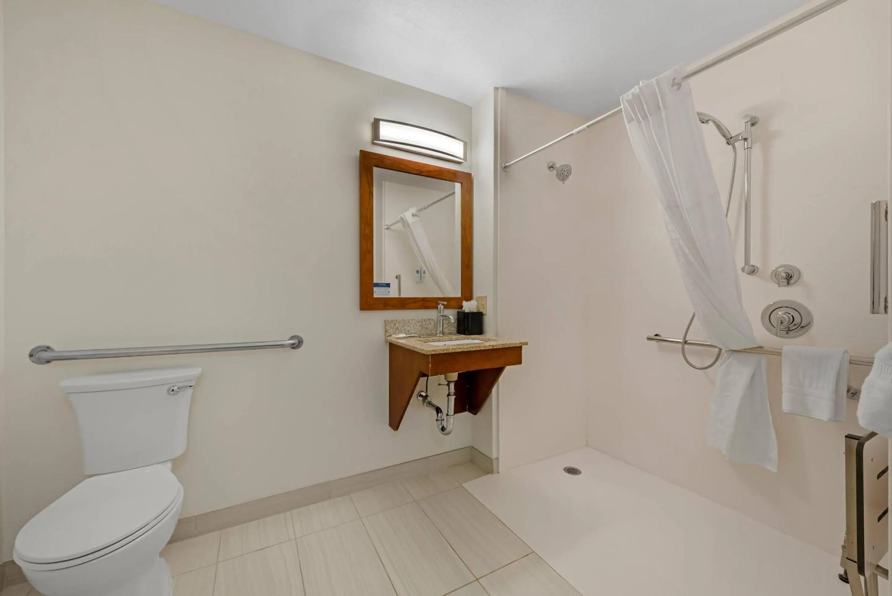 Bedroom in Comfort Inn & Suites Carbondale on the Roaring Fork