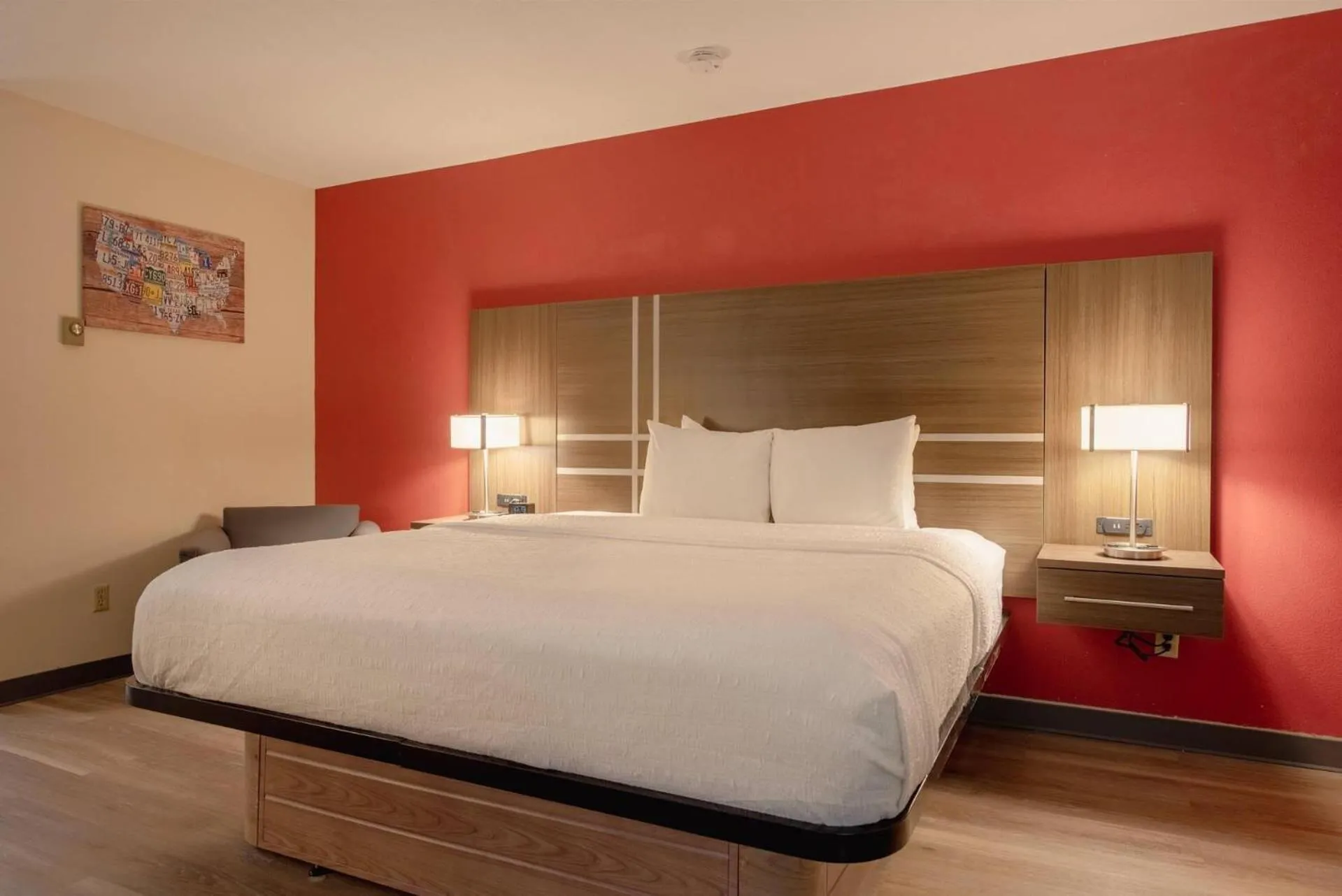 Bedroom, Bed in Econo Lodge Cortez near Mesa Verde