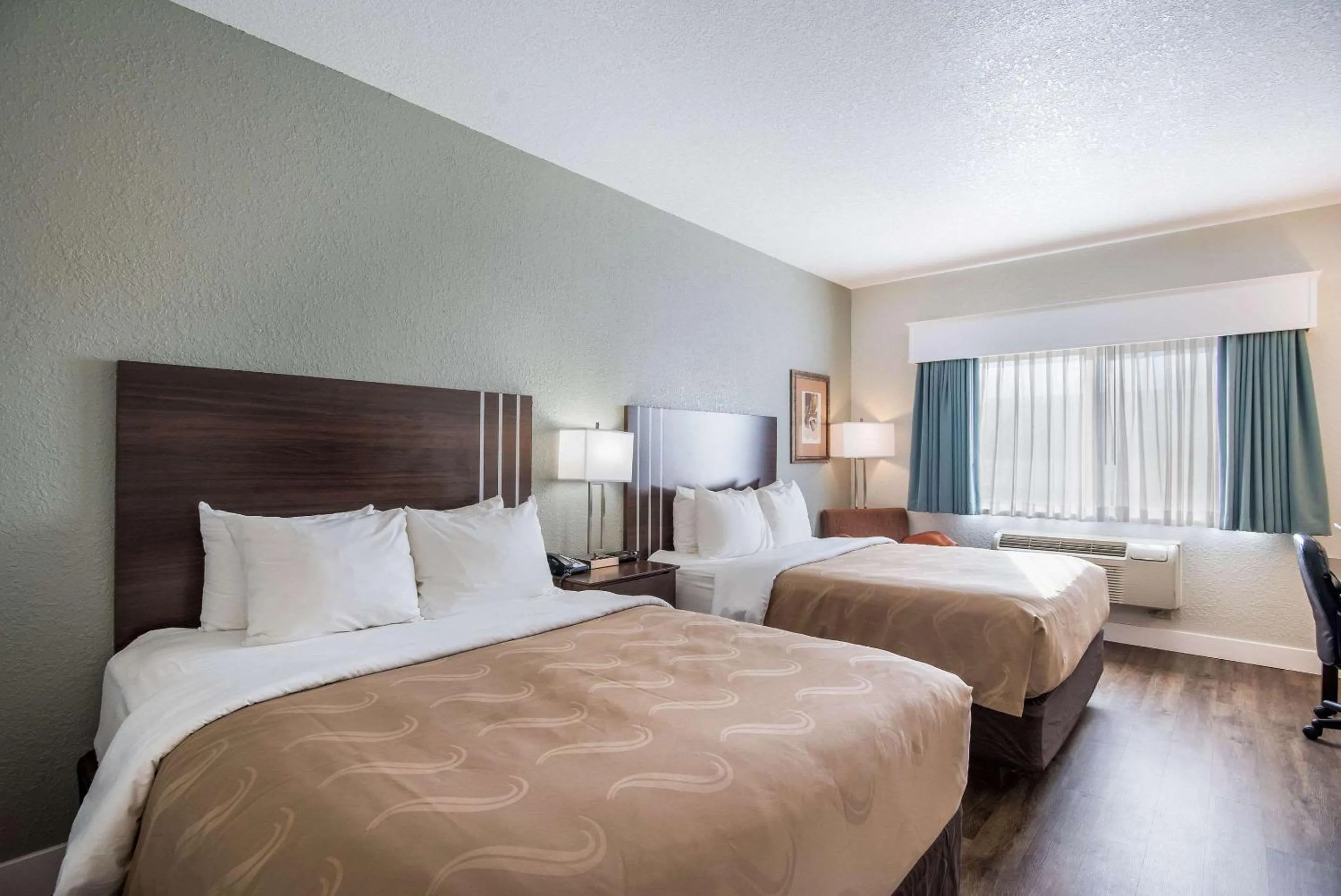 Photo of the whole room, Bed in Quality Inn & Suites Pueblo West