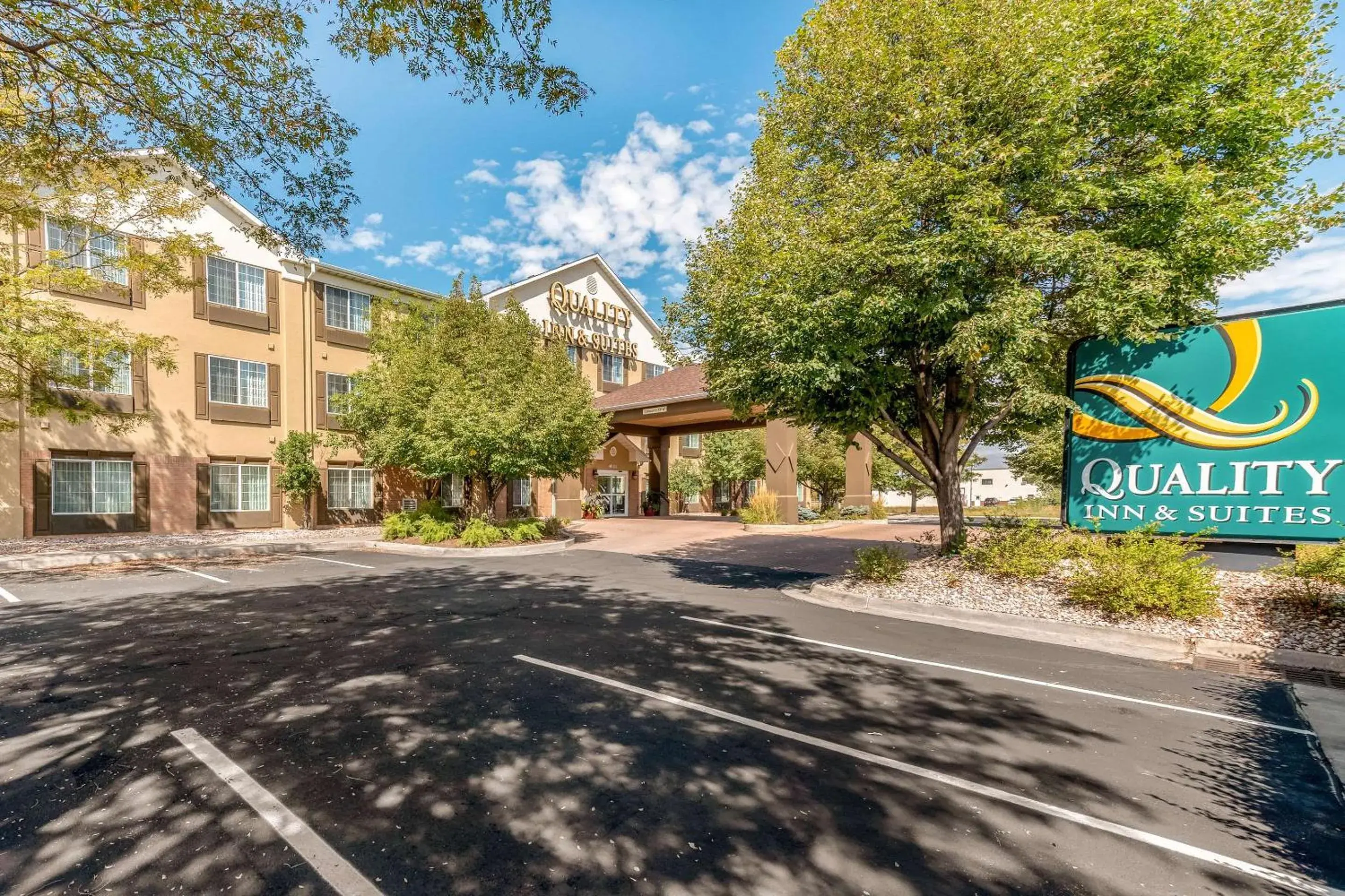 Property building in Quality Inn & Suites University Fort Collins Property building in Quality Inn & Suites University Fort Collins