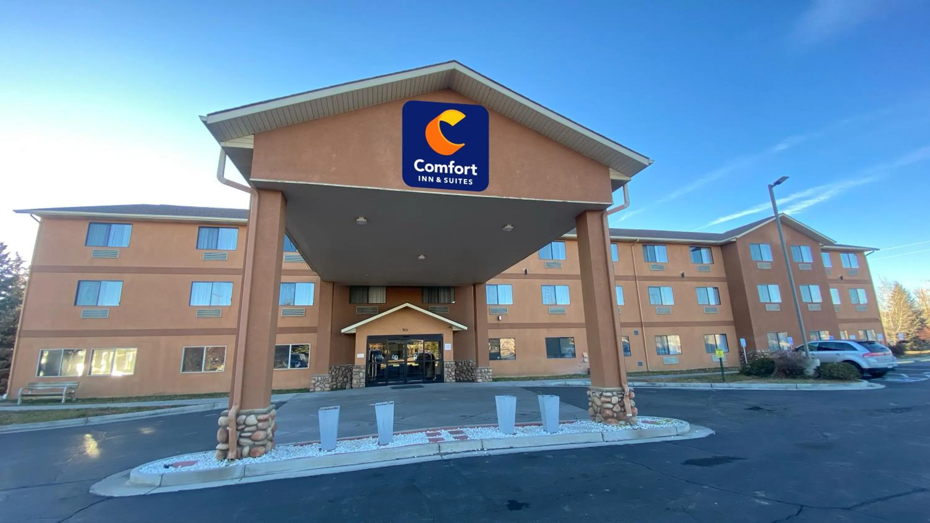 Property building in Comfort Inn & Suites Gunnison-Crested Butte