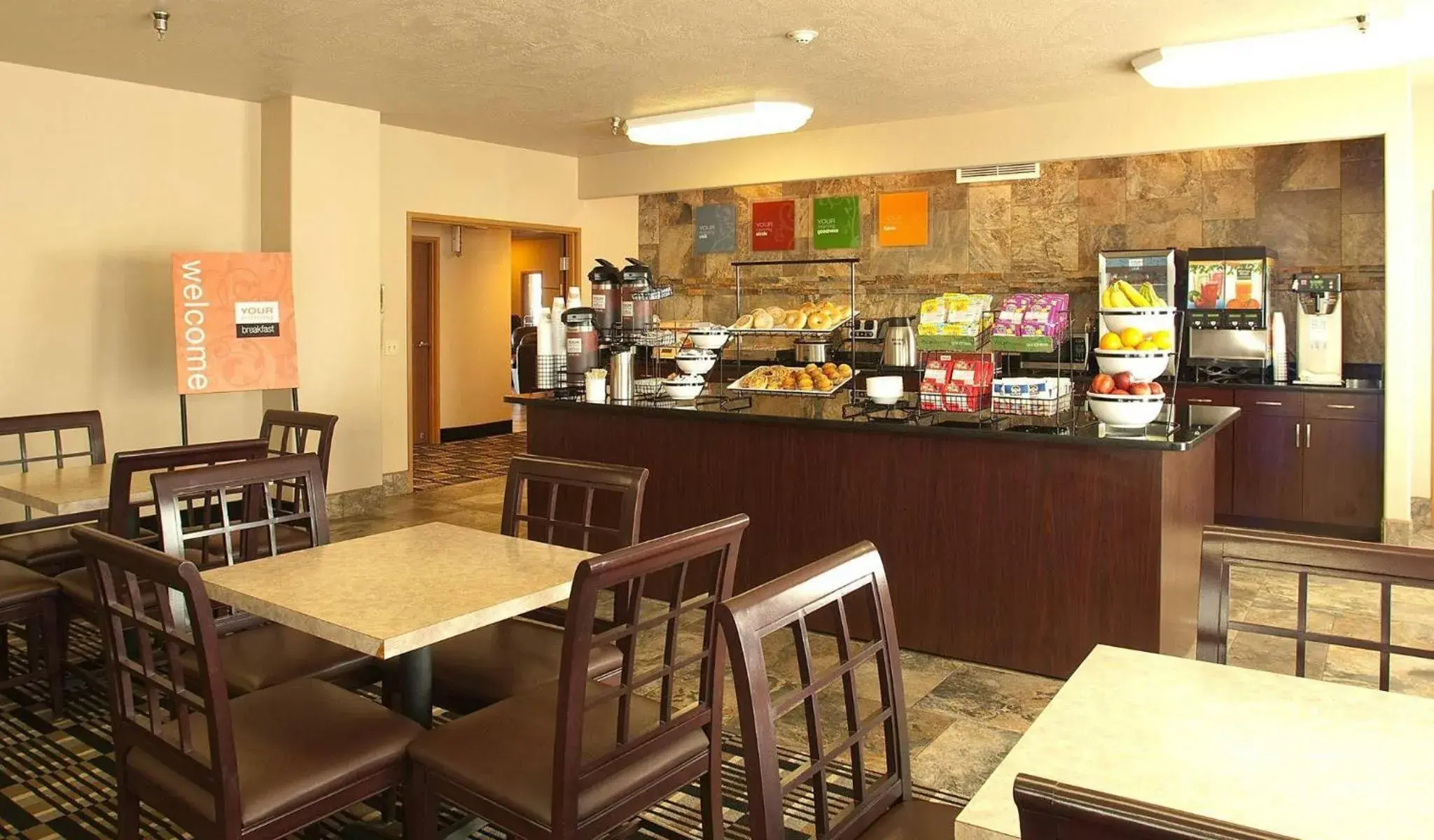 Breakfast in Comfort Inn & Suites Gunnison-Crested Butte Breakfast in Comfort Inn & Suites Gunnison-Crested Butte