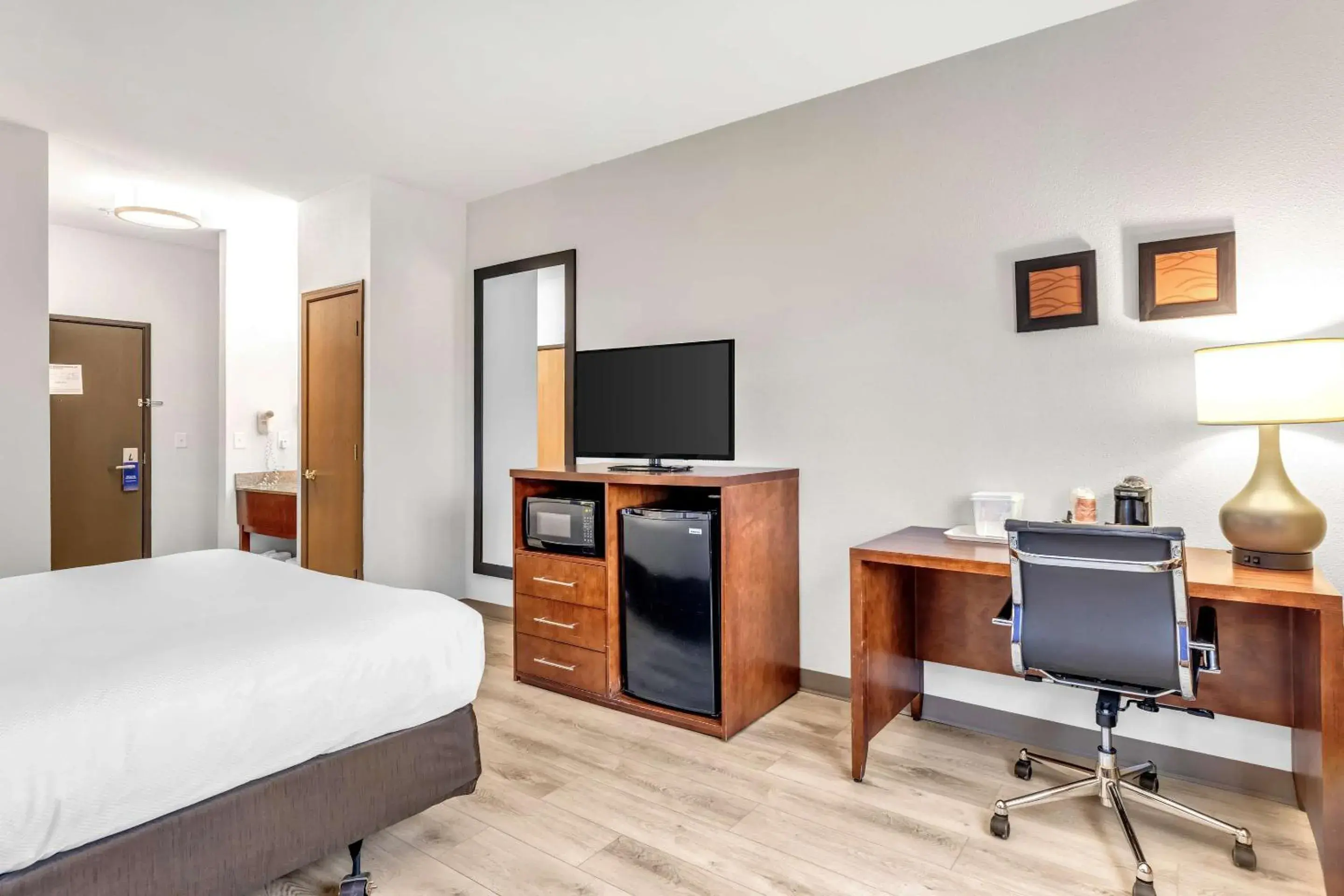 Bedroom, Bed in Comfort Inn Denver West Arvada Station Bedroom, Bed in Comfort Inn Denver West Arvada Station