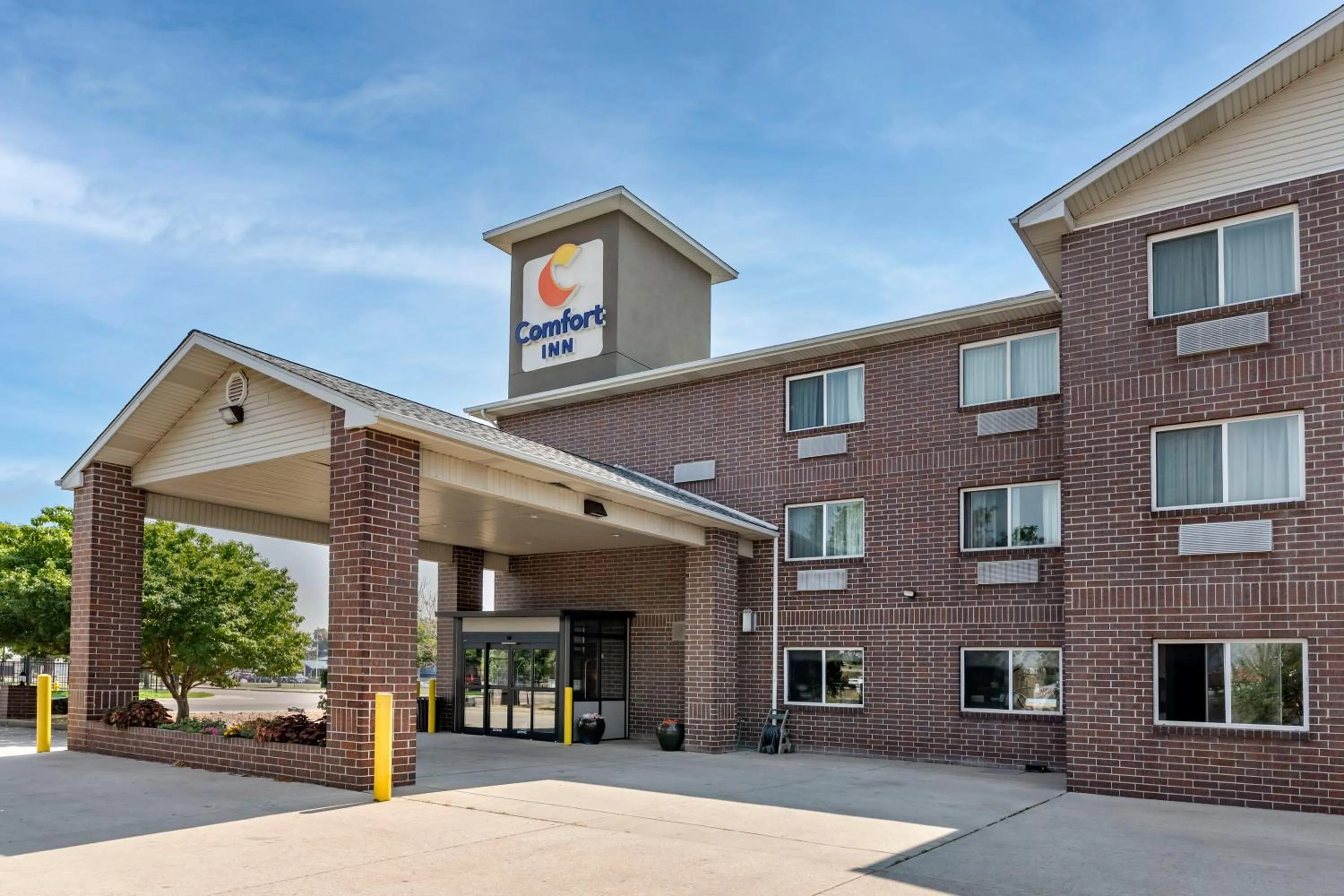 Property building in Comfort Inn Denver West Arvada Station
