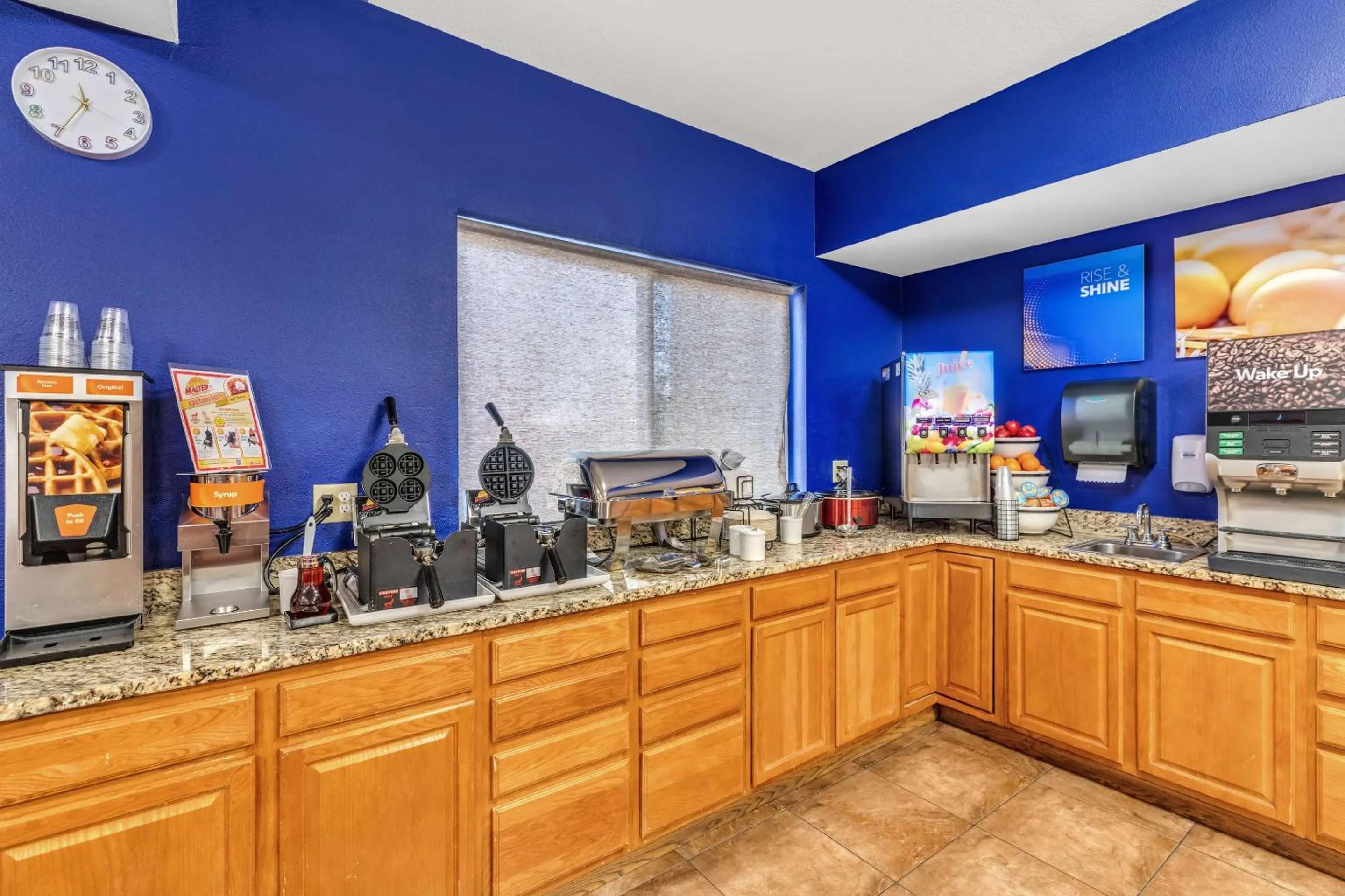 Breakfast in Comfort Inn Denver West Arvada Station