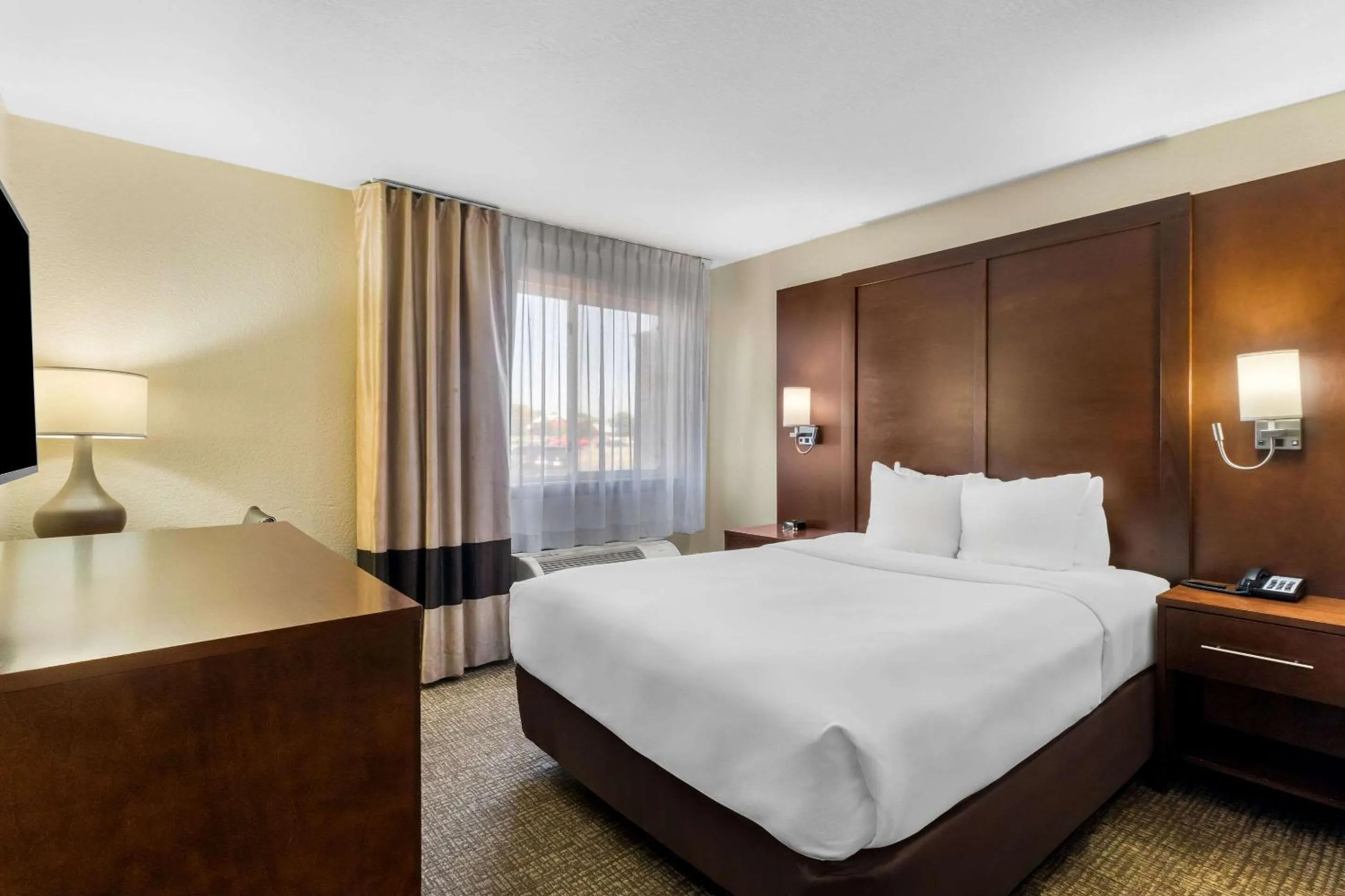 Bedroom, Bed in Comfort Inn & Suites Greeley