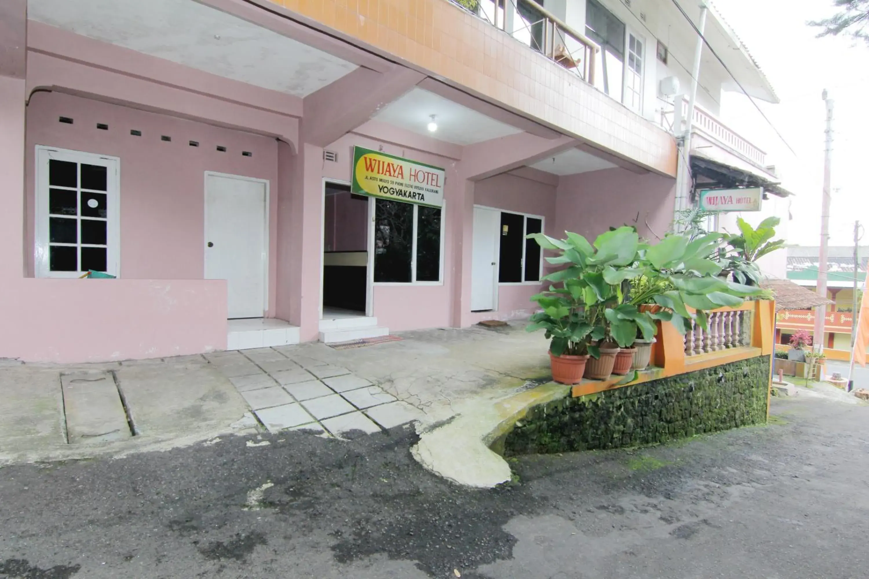 Facade/entrance in Hotel Wijaya 1 Kaliurang Facade/entrance in Hotel Wijaya 1 Kaliurang
