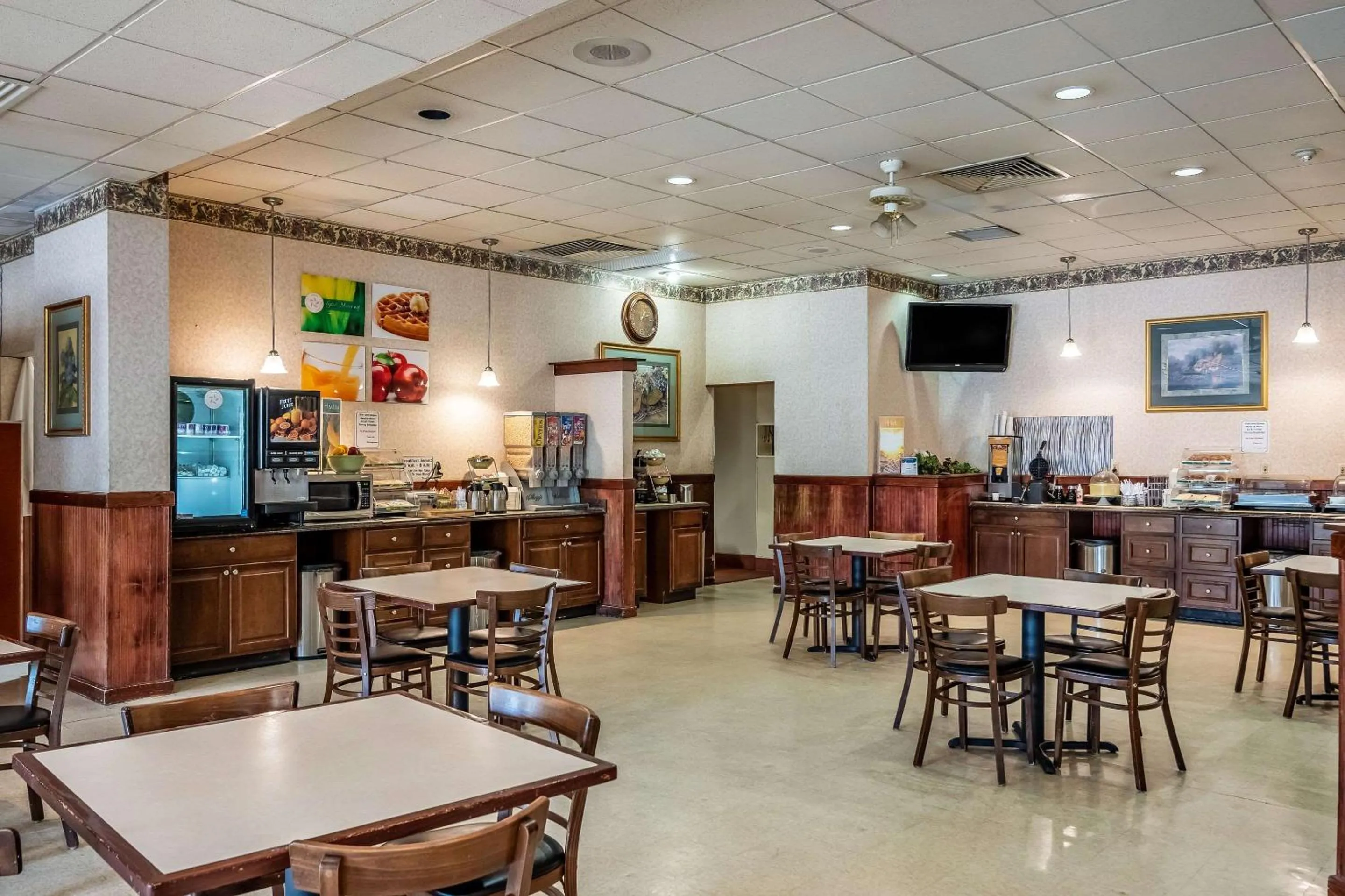 Breakfast in Quality Inn Trinidad