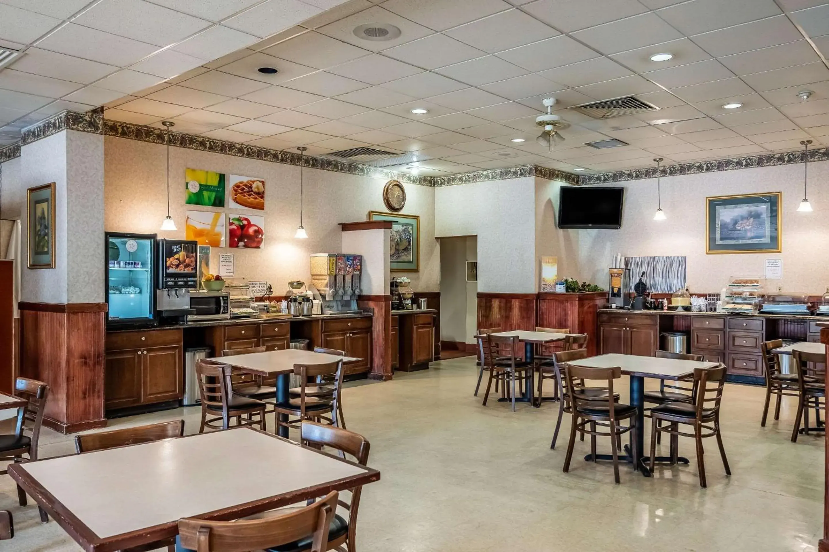 Breakfast in Quality Inn Trinidad Breakfast in Quality Inn Trinidad