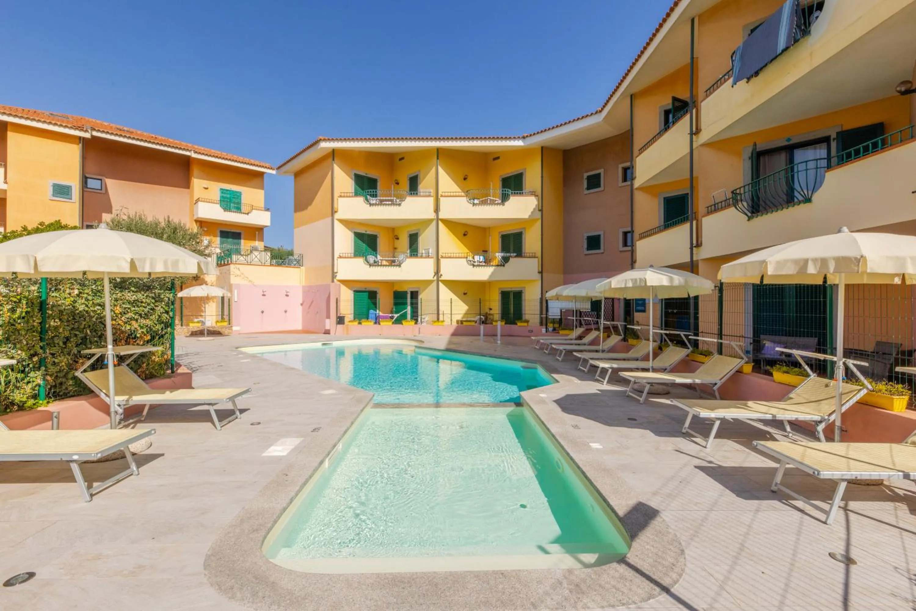 Swimming pool in Residence I Mirti Bianchi