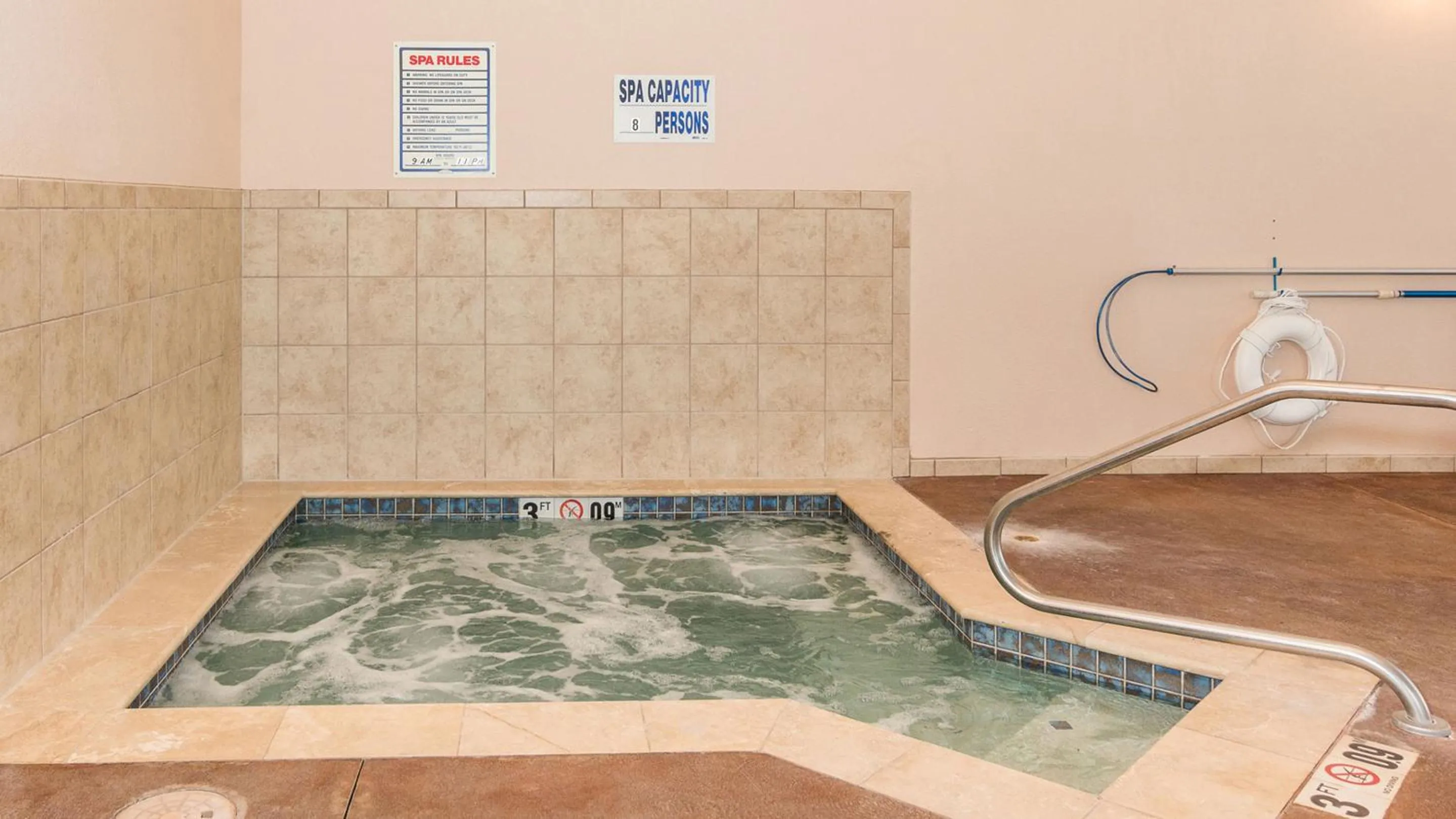 Hot Tub in Magnuson Grand Pikes Peak