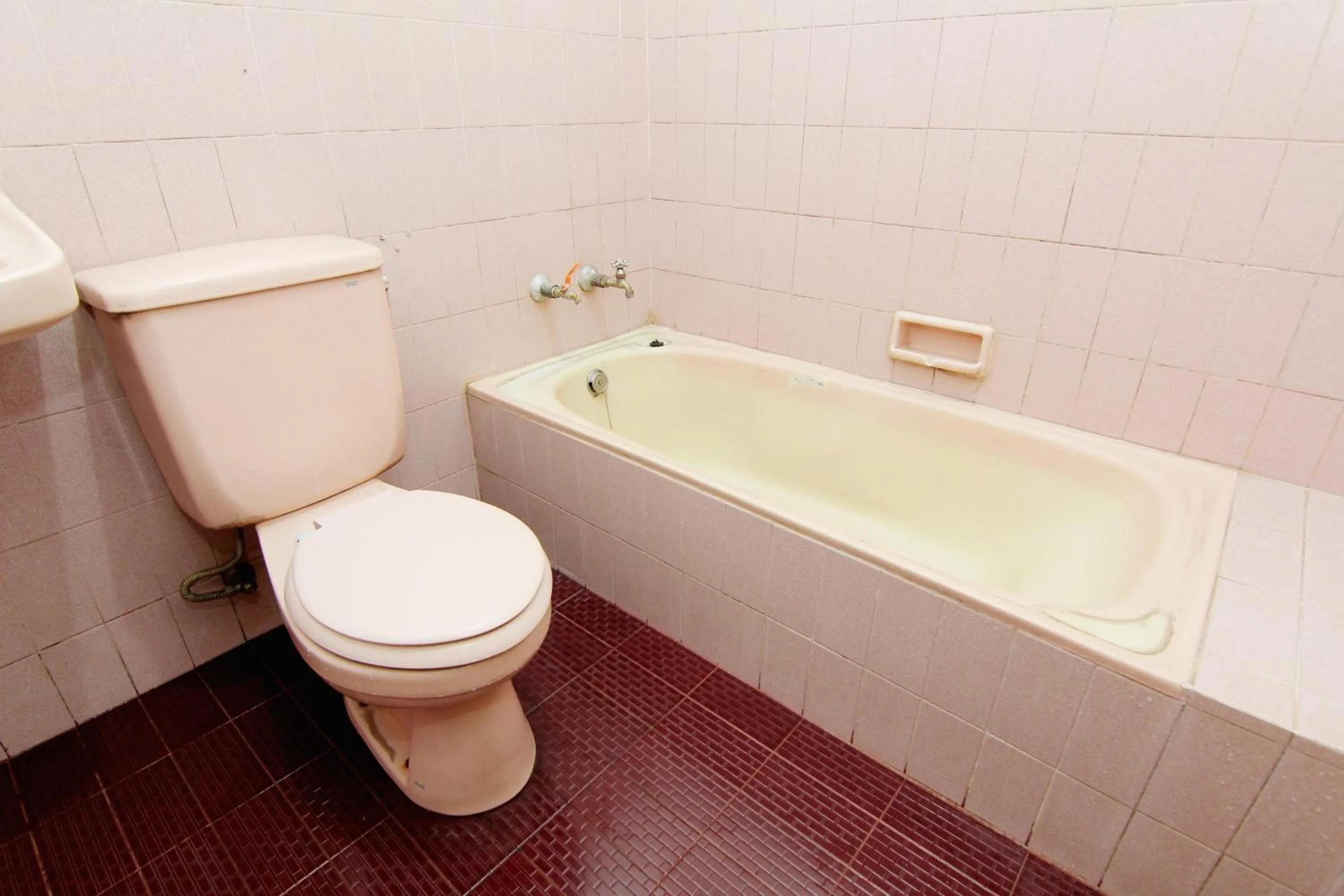 Toilet in Hotel Wijaya 2 Kaliurang