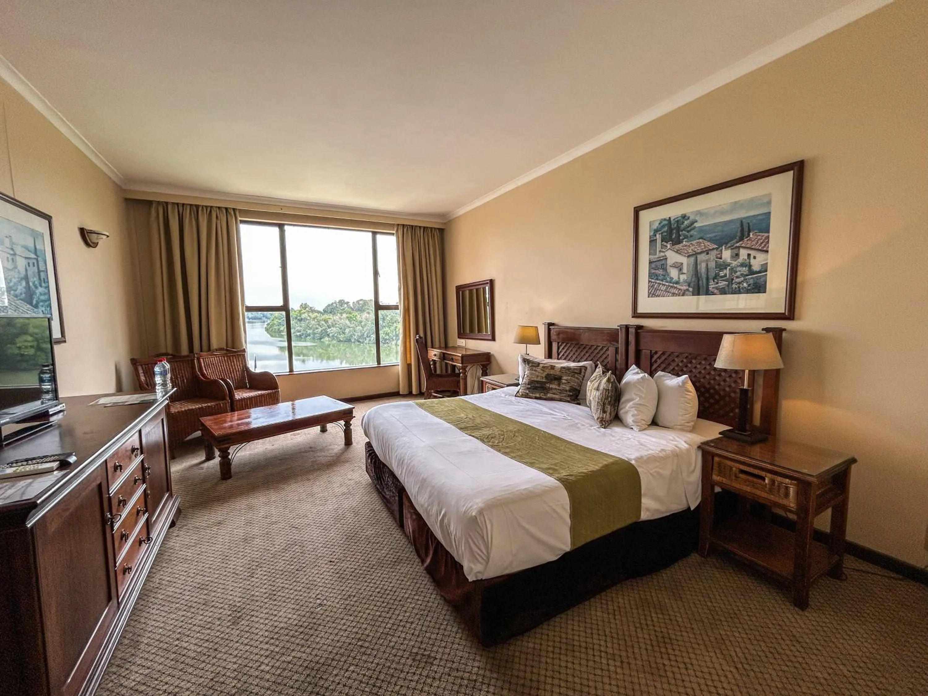 Bedroom, Bed in Riviera on Vaal Resort