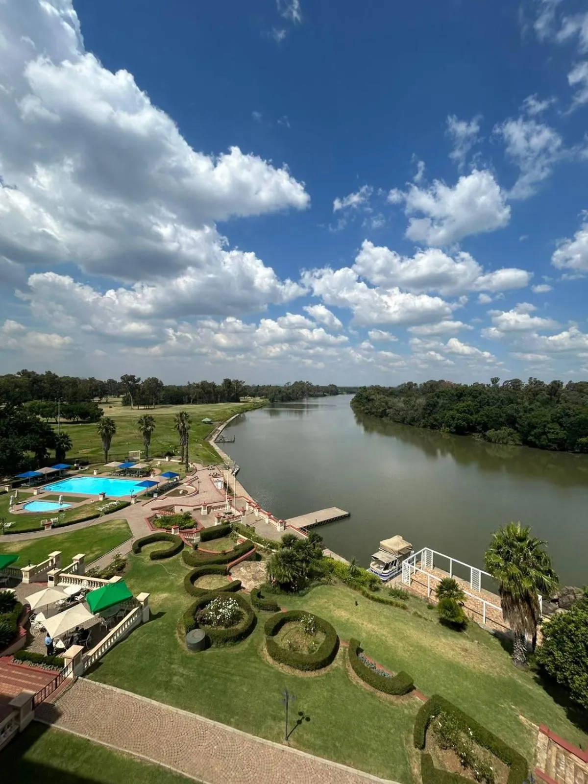 Lake view in Riviera on Vaal Resort