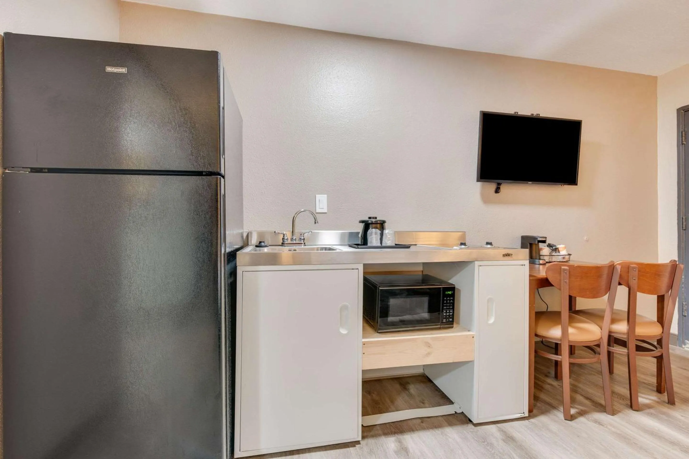 Bedroom in Suburban Studios near Mesa Verde