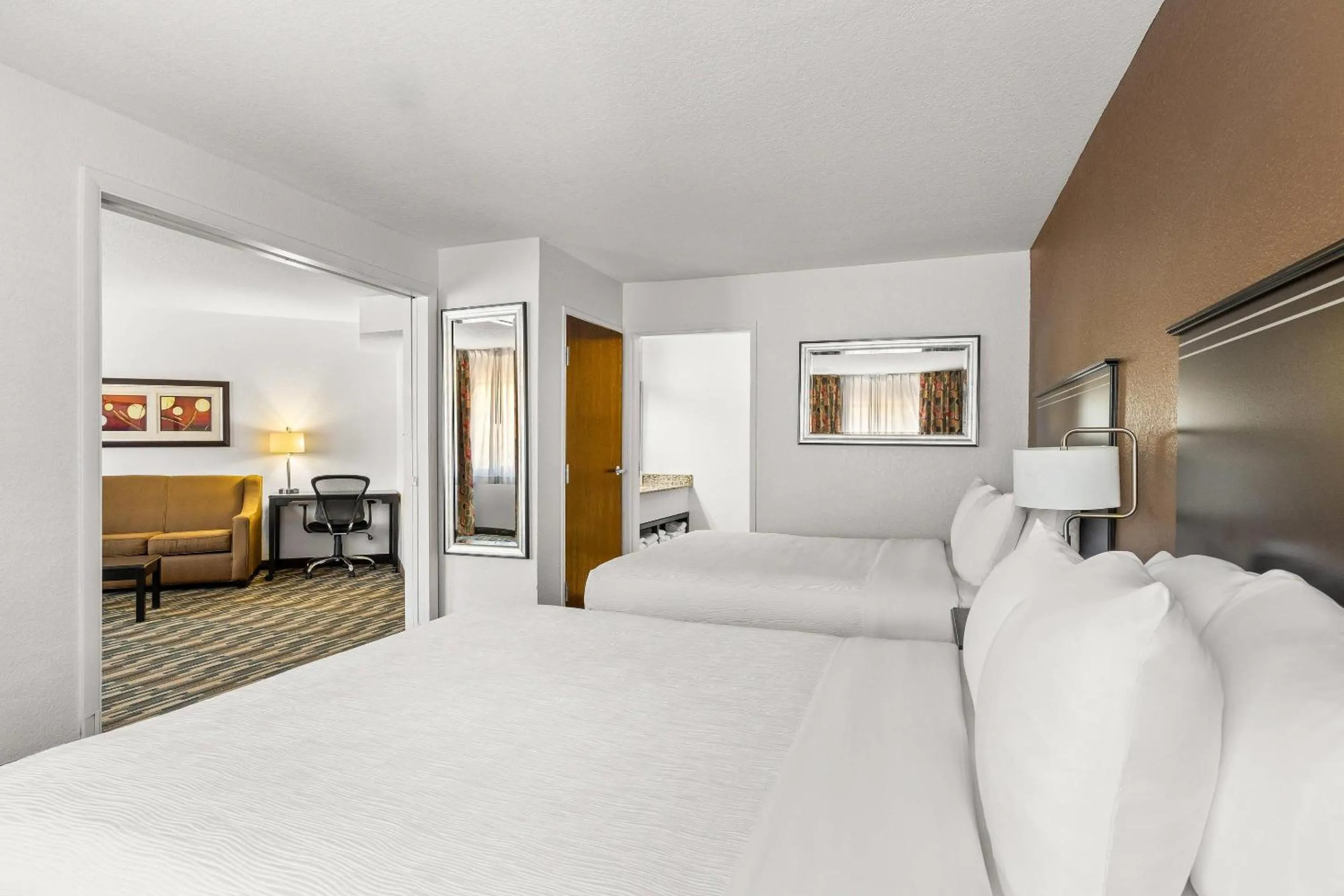 Bedroom, Bed in Quality Inn & Suites Denver International Airport