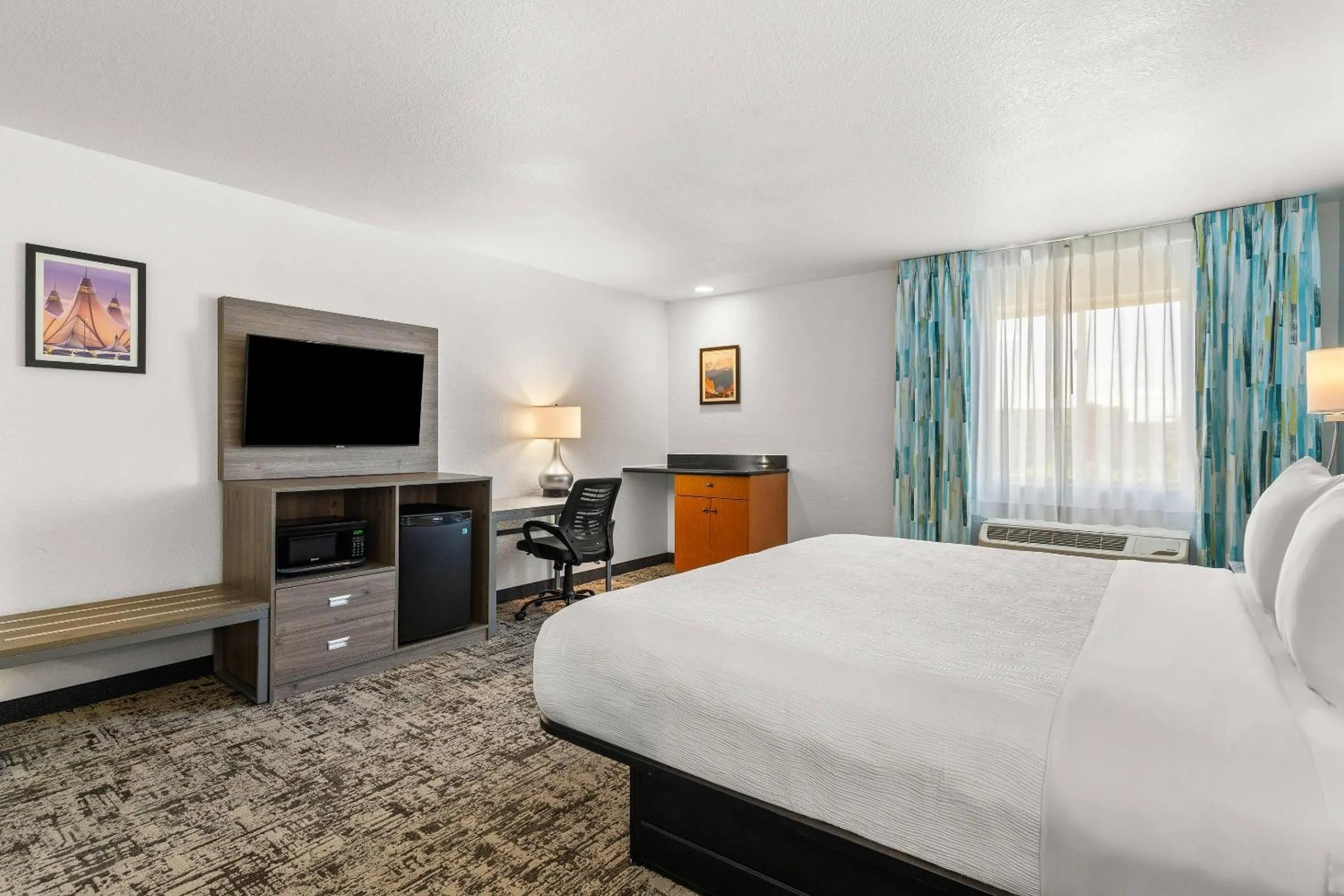 Bedroom, Bed in Quality Inn & Suites Denver International Airport