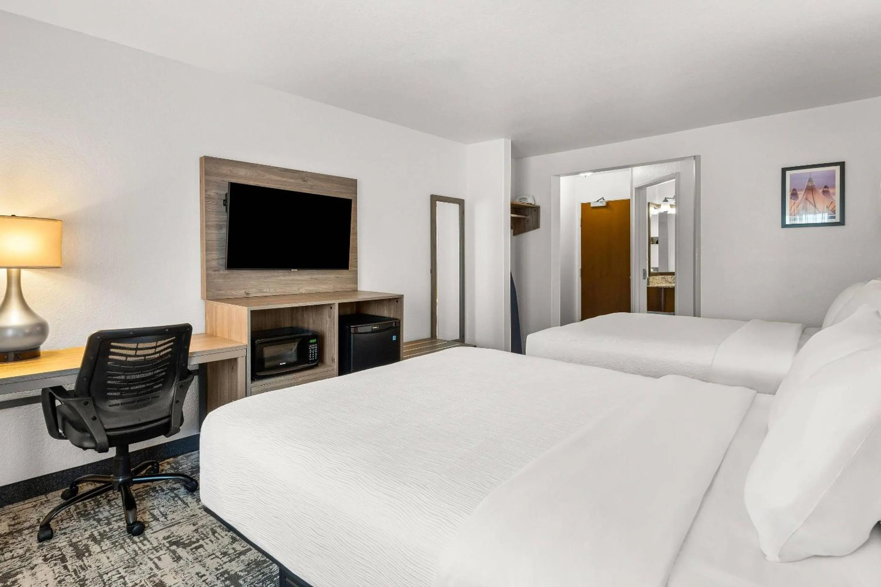 Bedroom, Bed in Quality Inn & Suites Denver International Airport