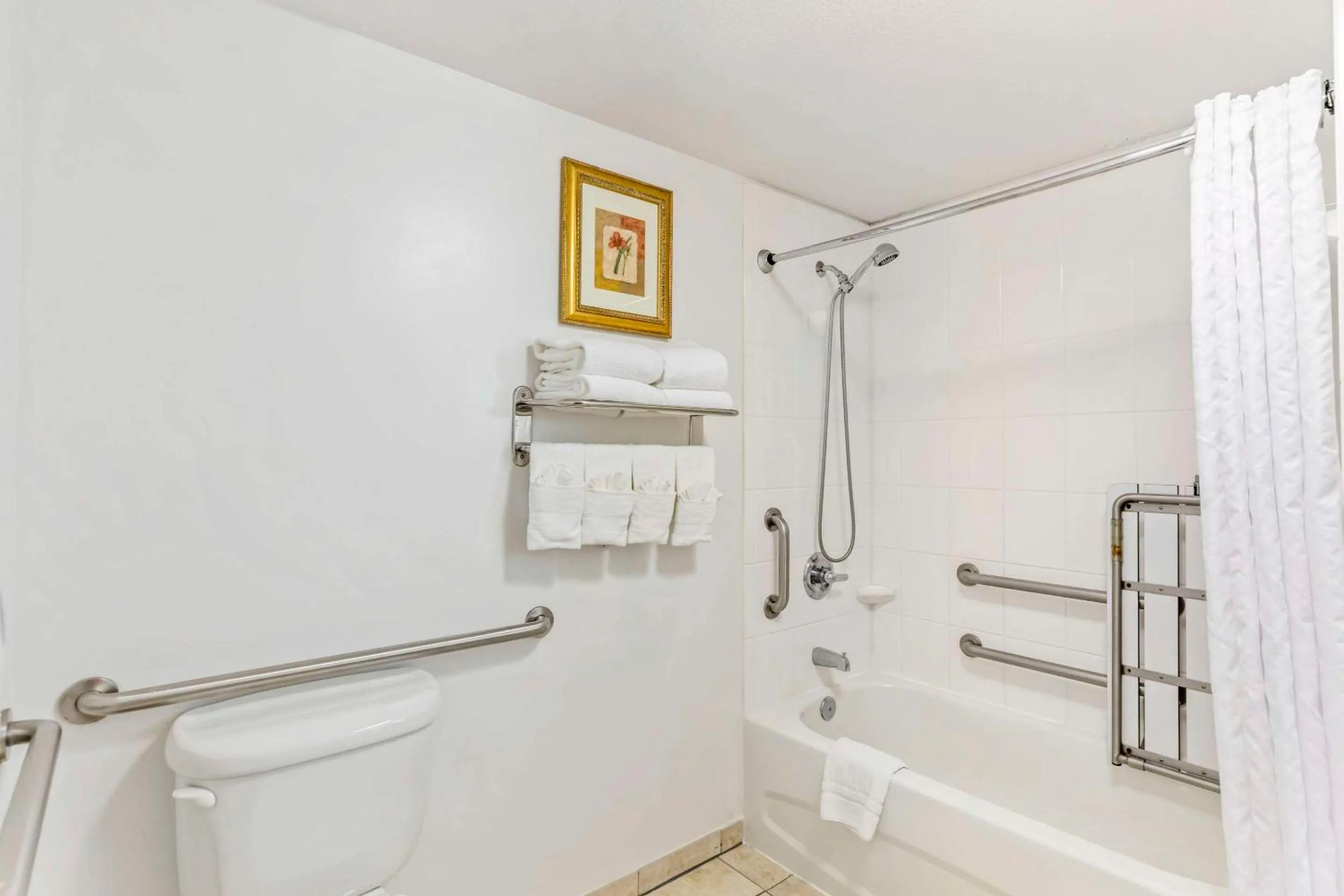 Bedroom in Comfort Suites Longmont