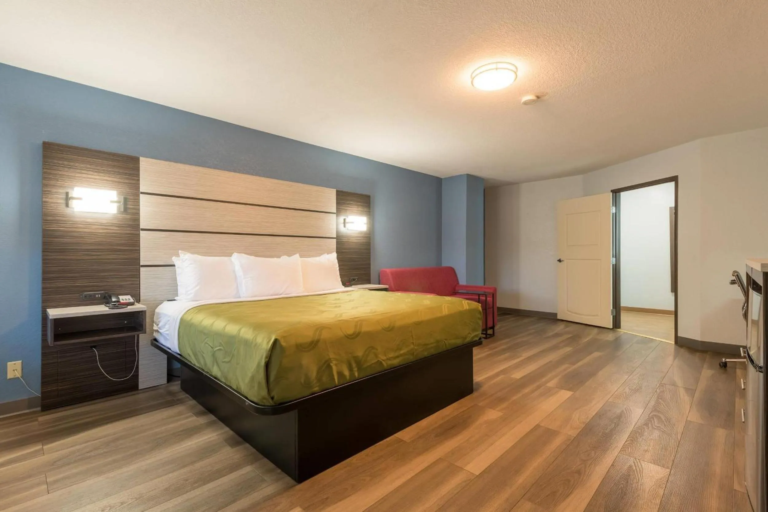 Bedroom, Bed in Quality Inn & Suites Manitou Springs at Pikes Peak