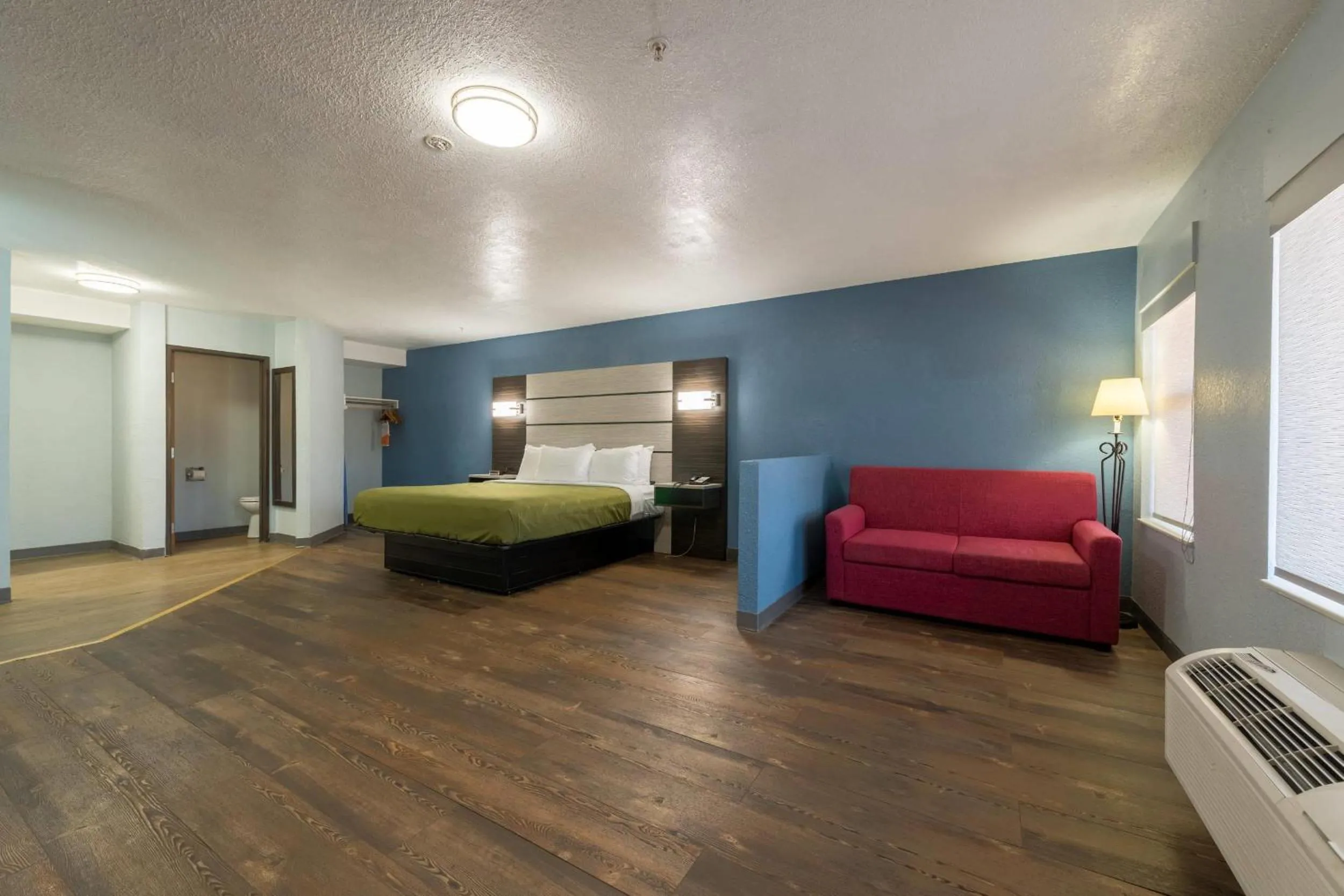 Bedroom, Bed in Quality Inn & Suites Manitou Springs at Pikes Peak