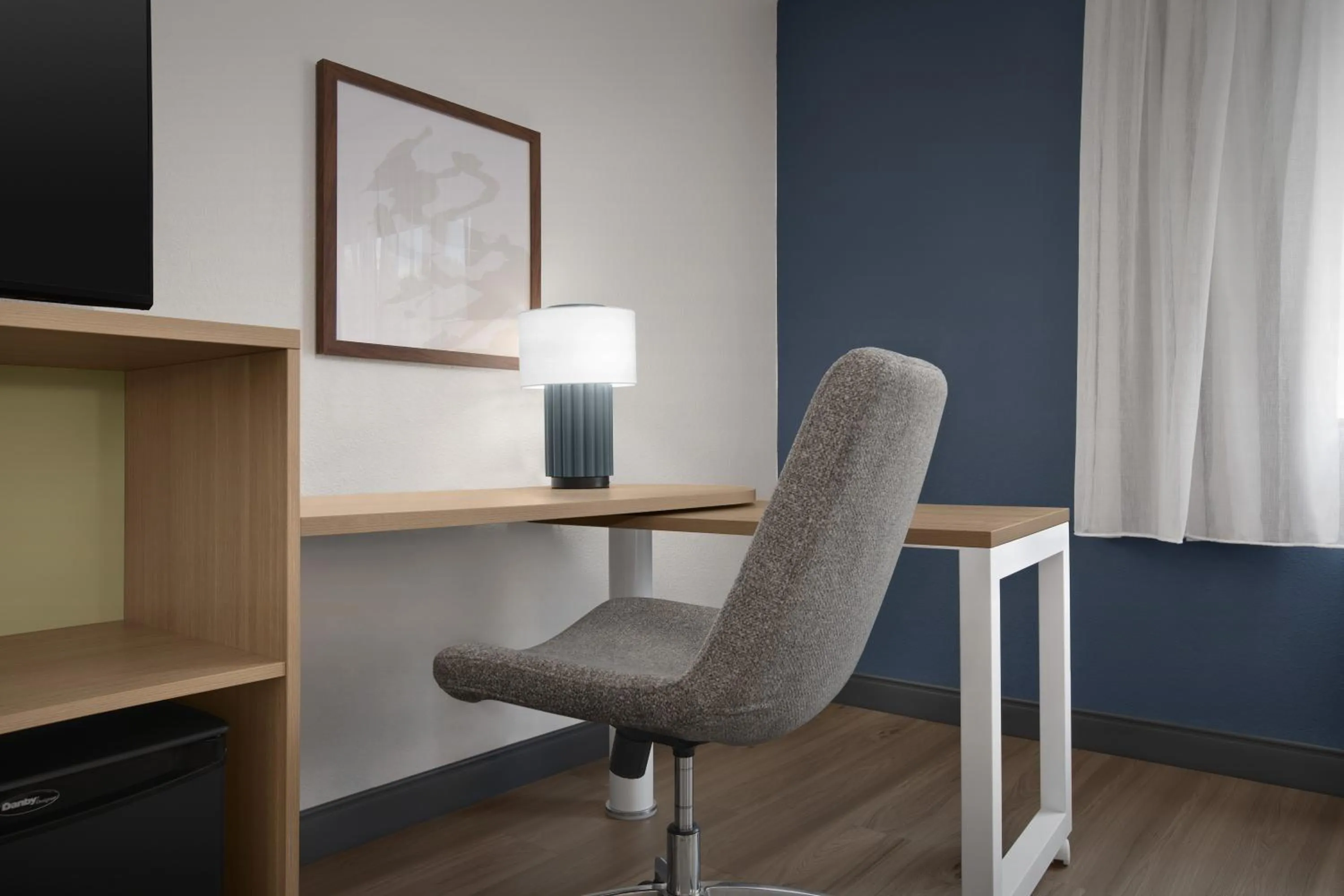 Spark by Hilton Lakewood Denver Southwest