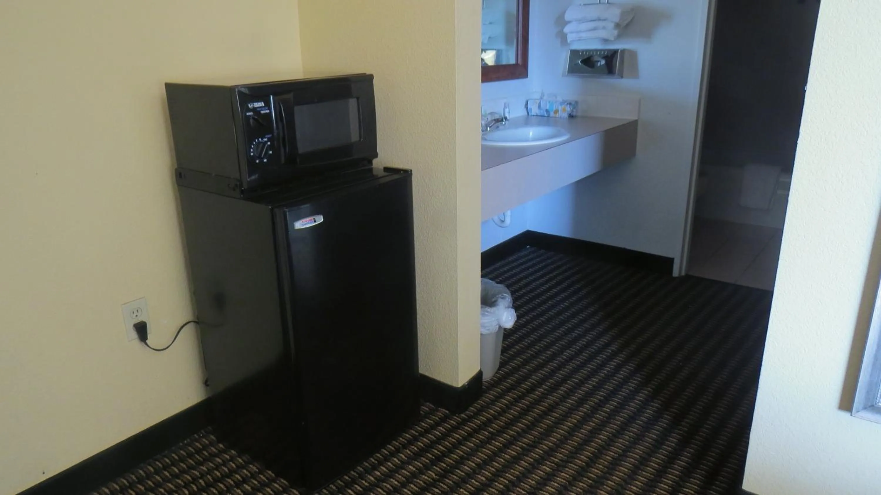 TV/Entertainment Center in Travelodge by Wyndham Stratton