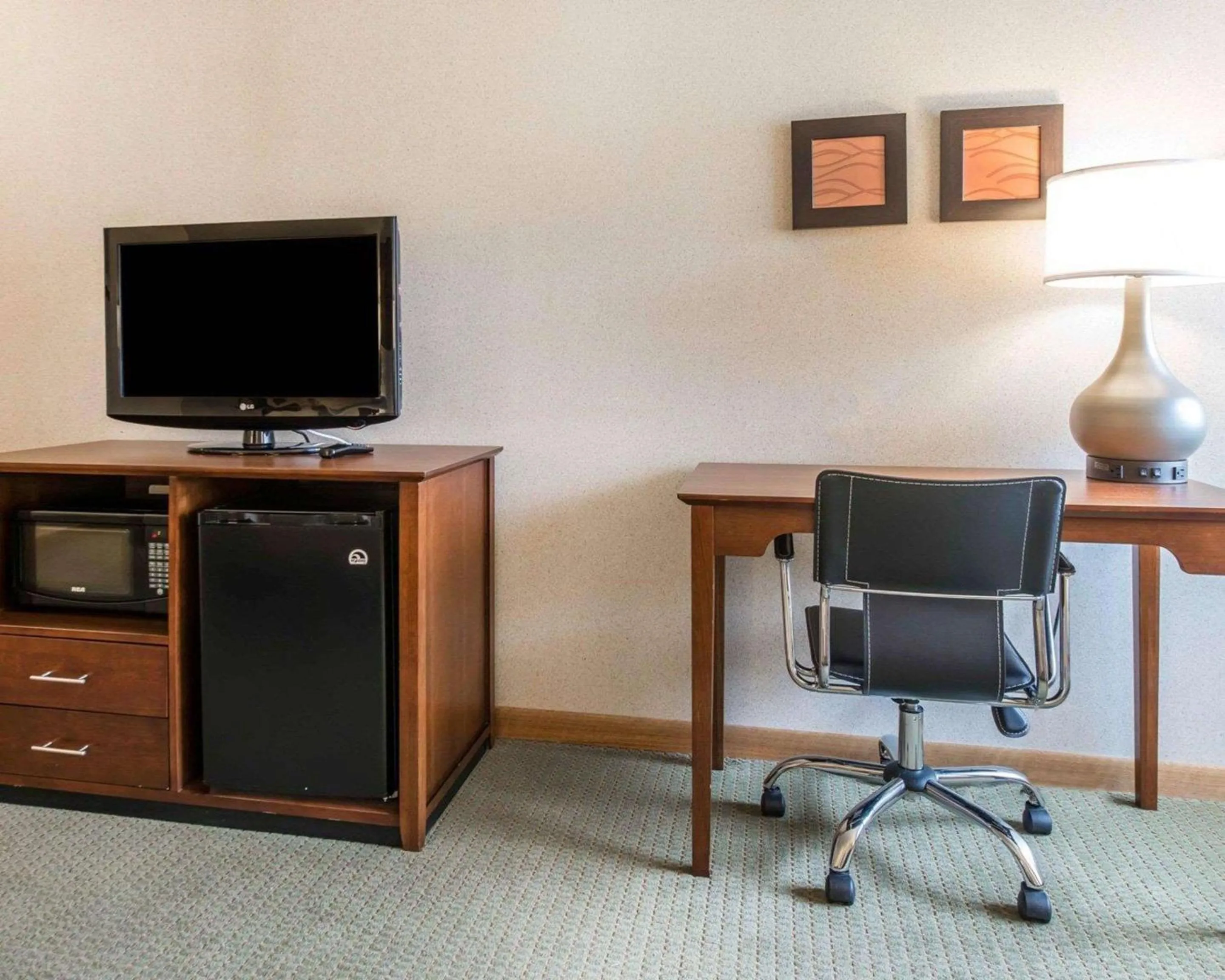 Photo of the whole room in Comfort Inn Salida