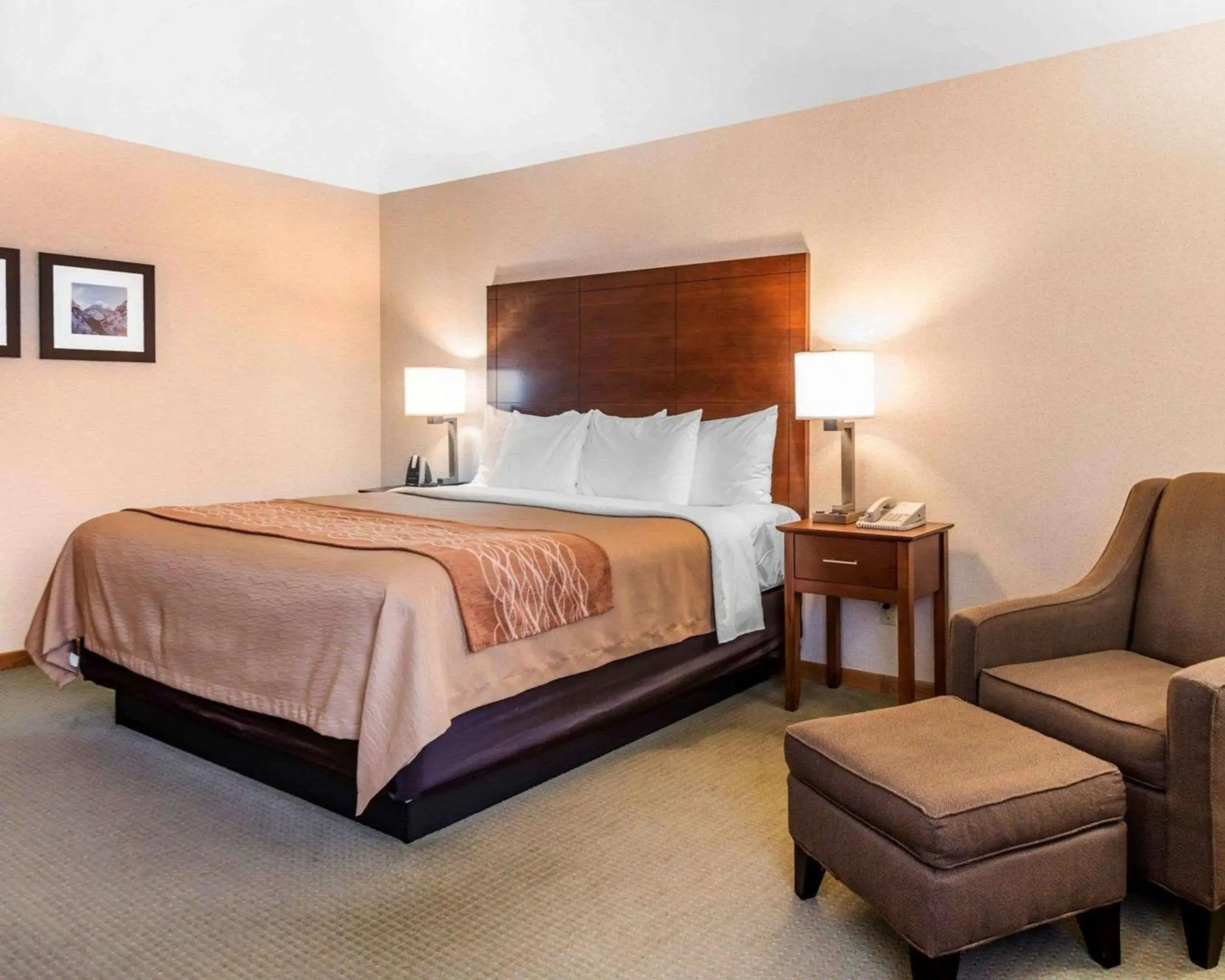 Photo of the whole room, Bed in Comfort Inn Salida Photo of the whole room, Bed in Comfort Inn Salida