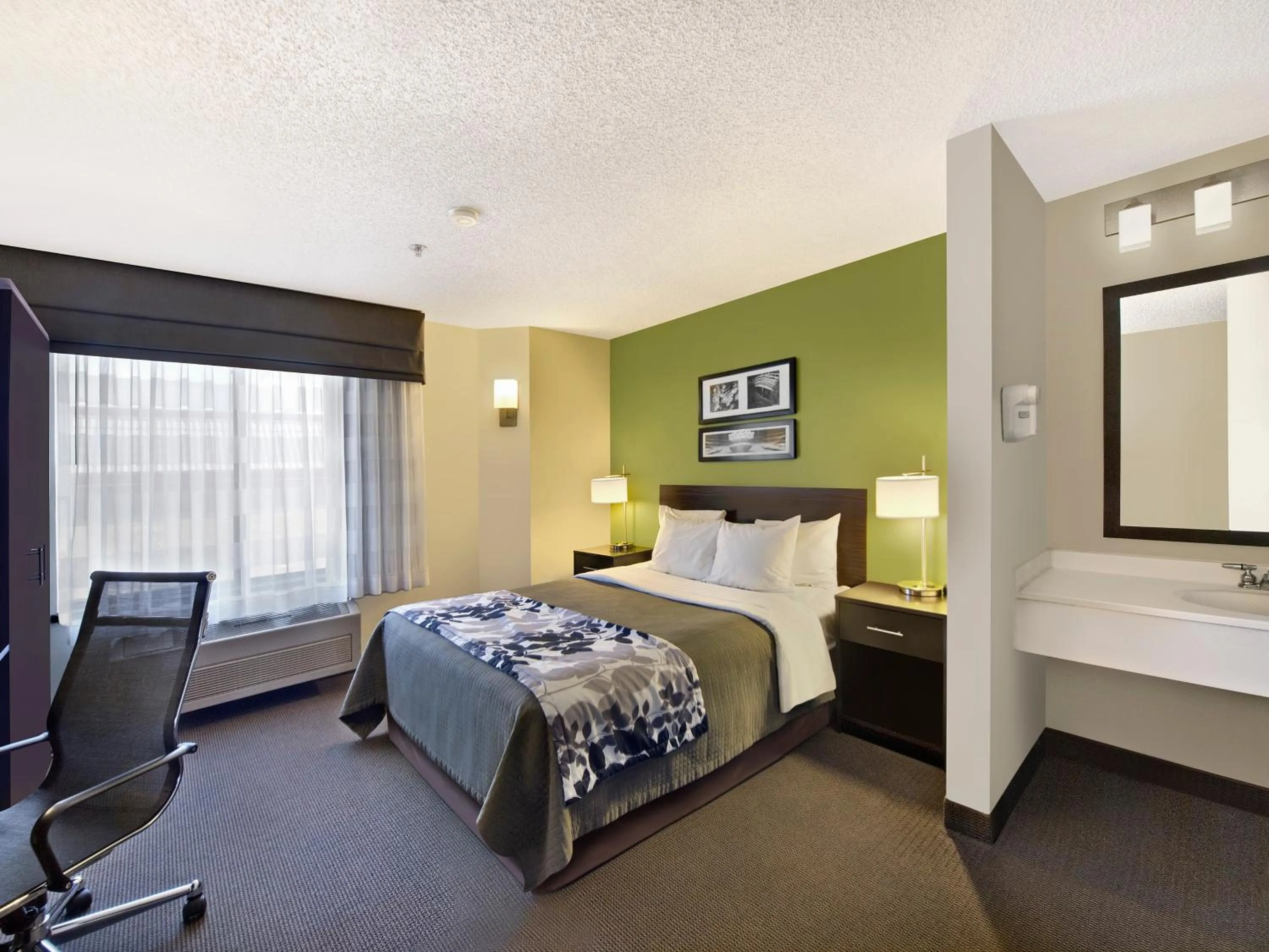 Bathroom, Bed in Baymont by Wyndham Fort Collins