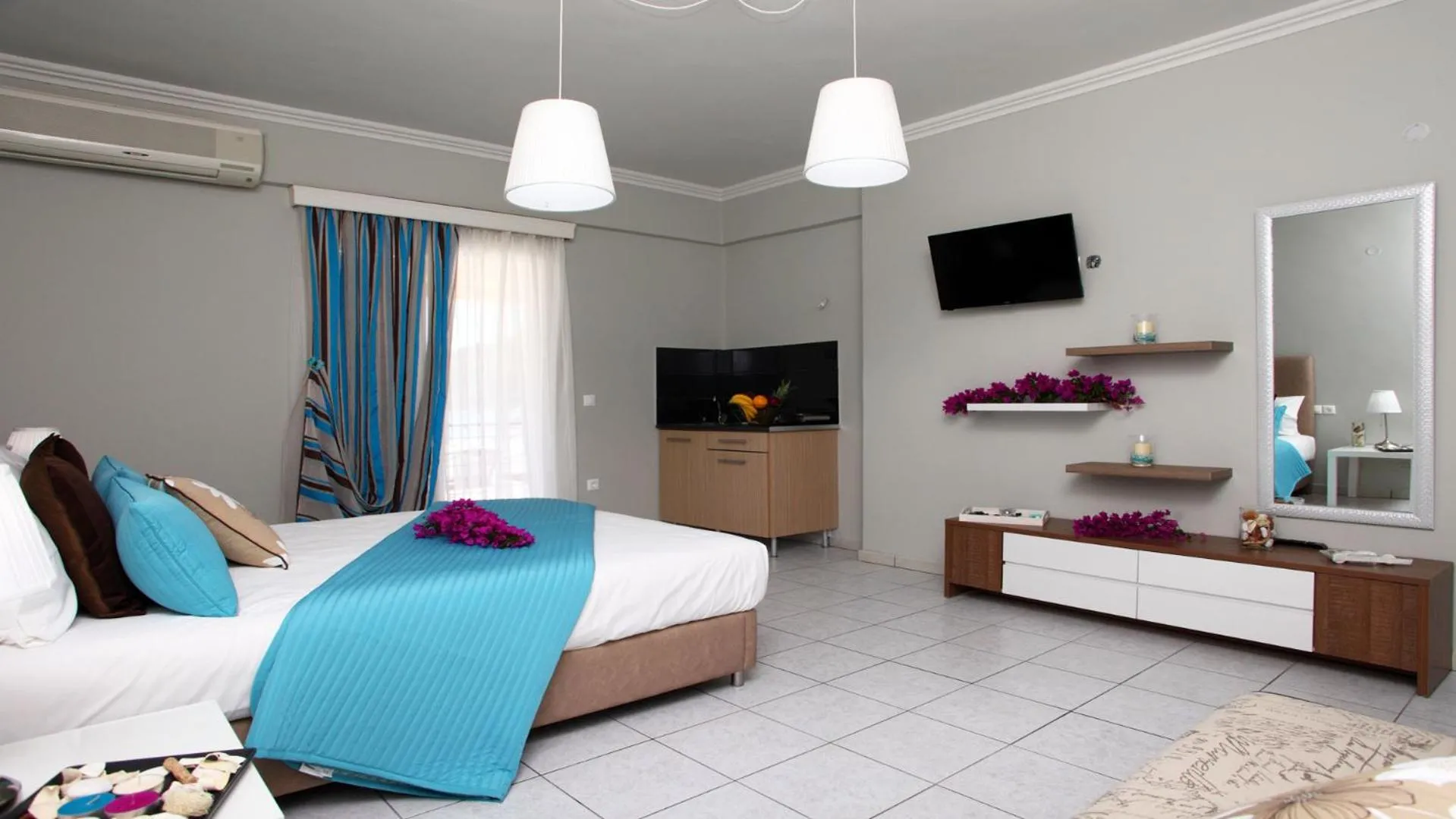 Bed in Nidri Bay Studios