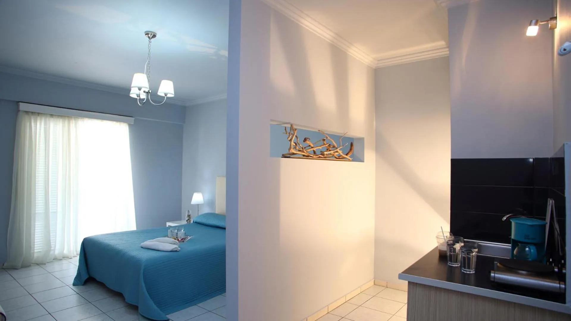 Bed in Nidri Bay Studios