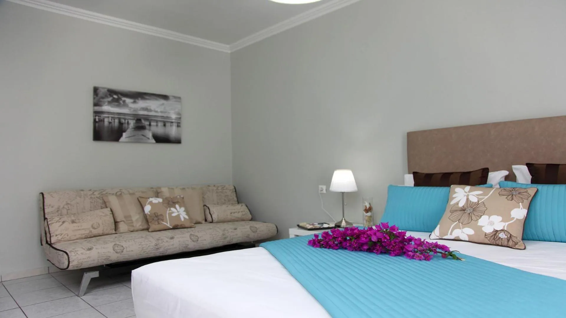 Bed in Nidri Bay Studios
