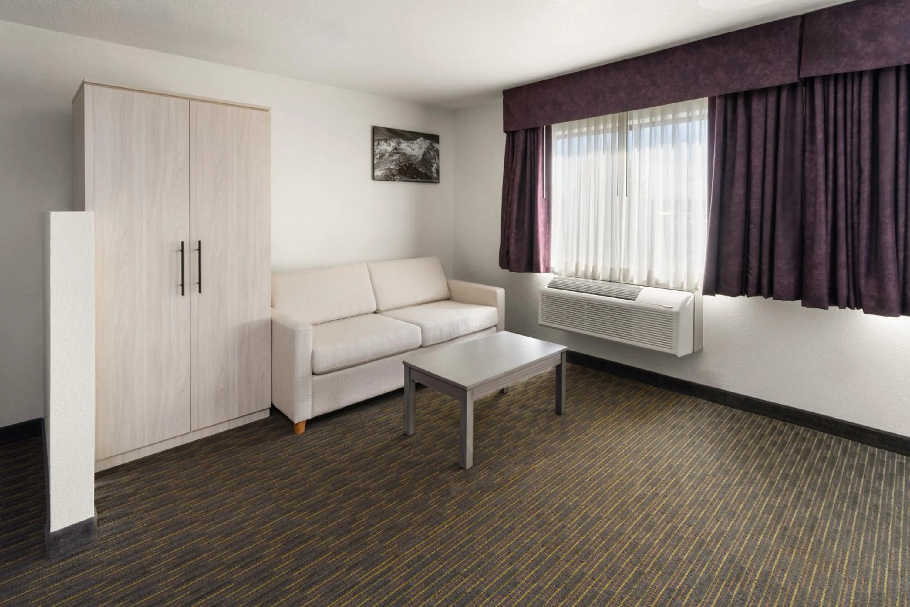 SYLO Hotel Denver Airport, a Ramada by Wyndham