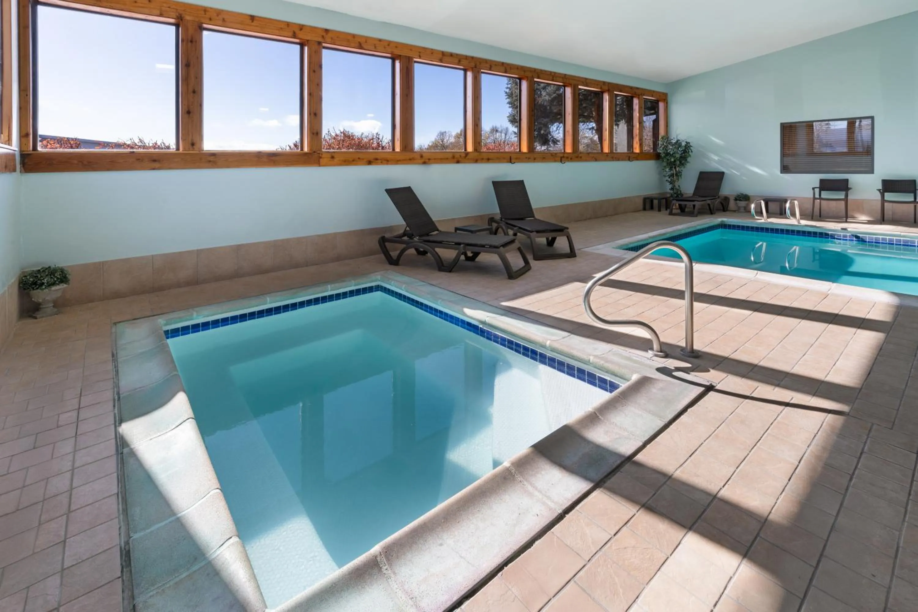 Hot Tub in SYLO Hotel Denver Airport, a Ramada by Wyndham