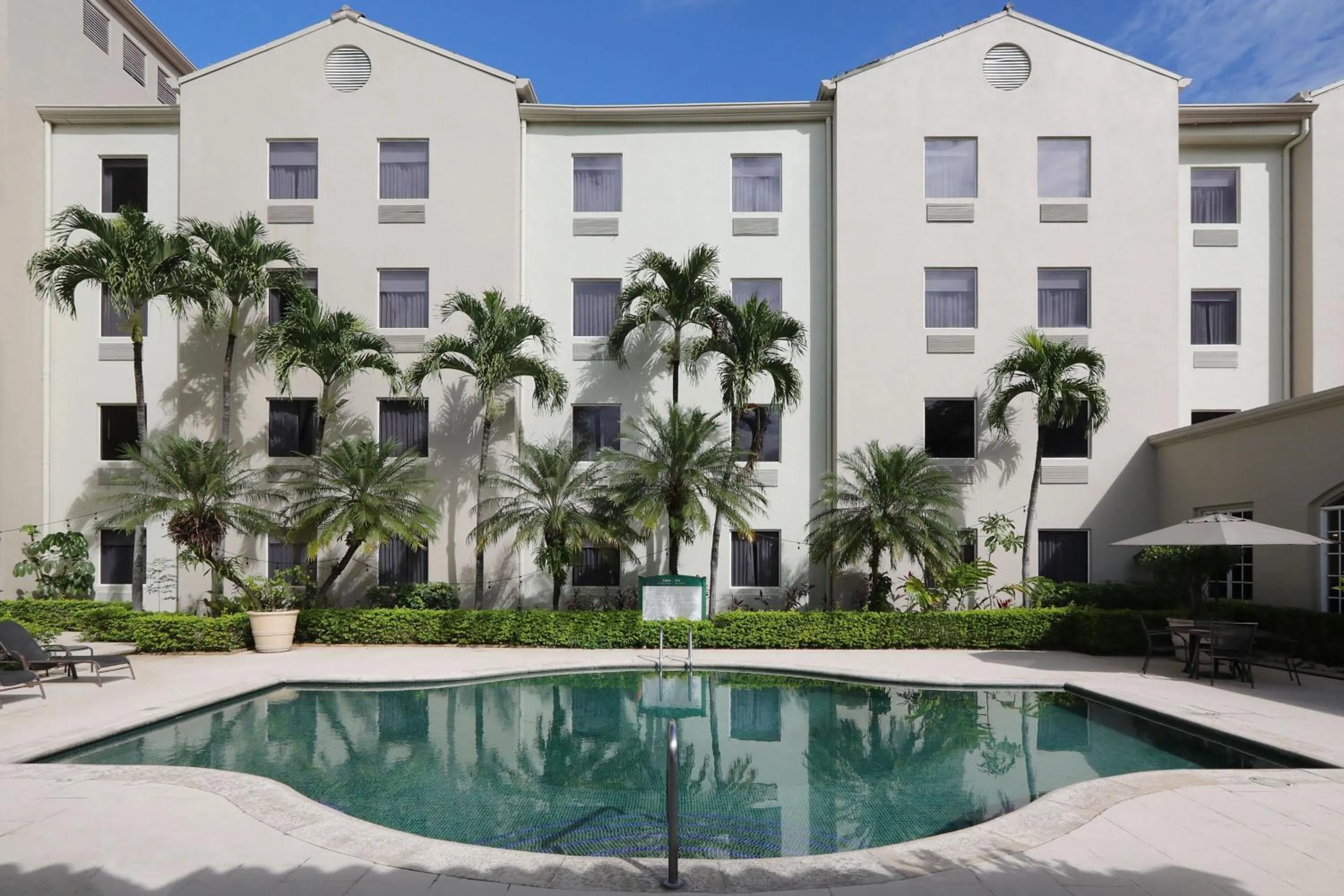 Swimming pool in Quality Hotel Real San Jose