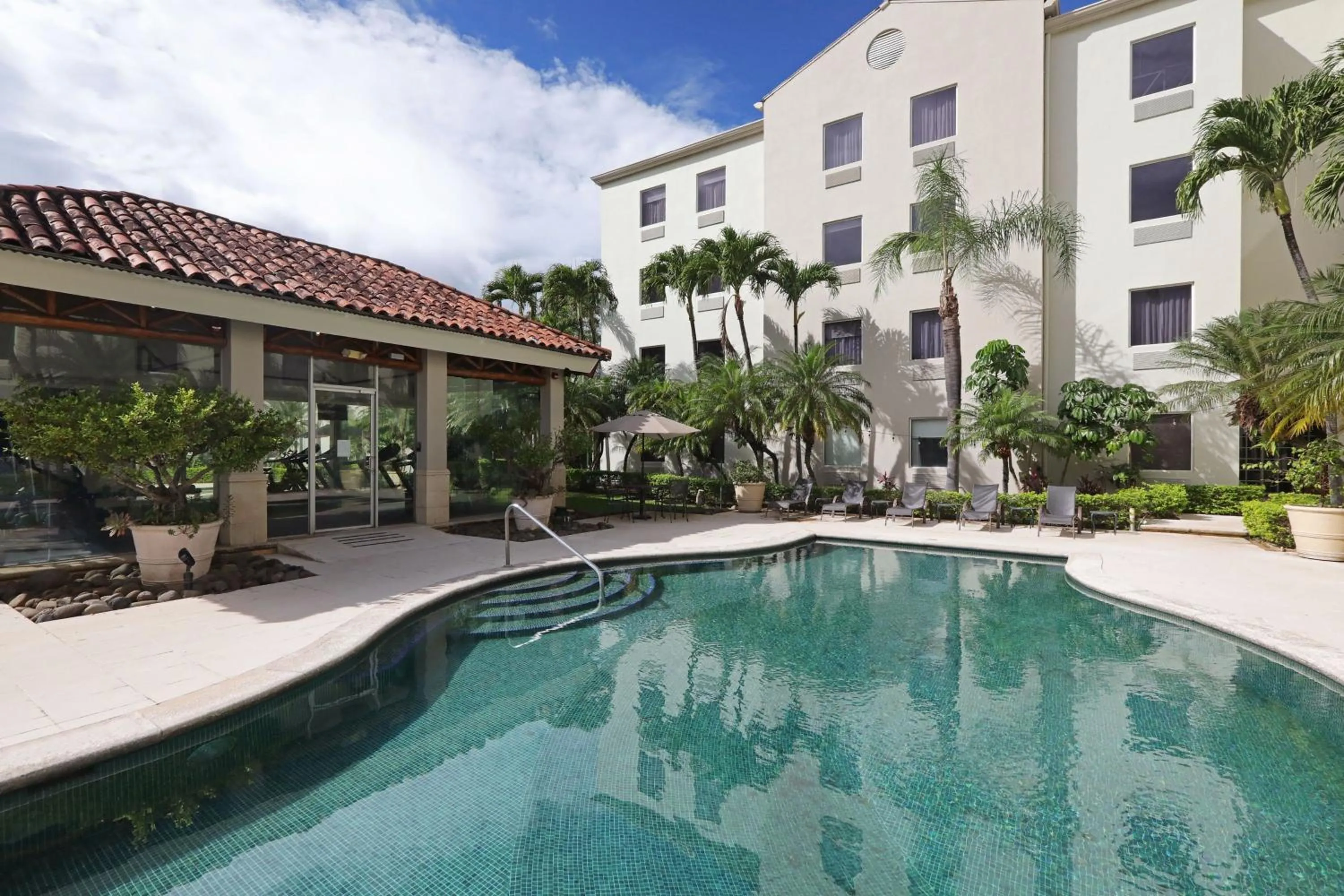 Swimming pool in Quality Hotel Real San Jose