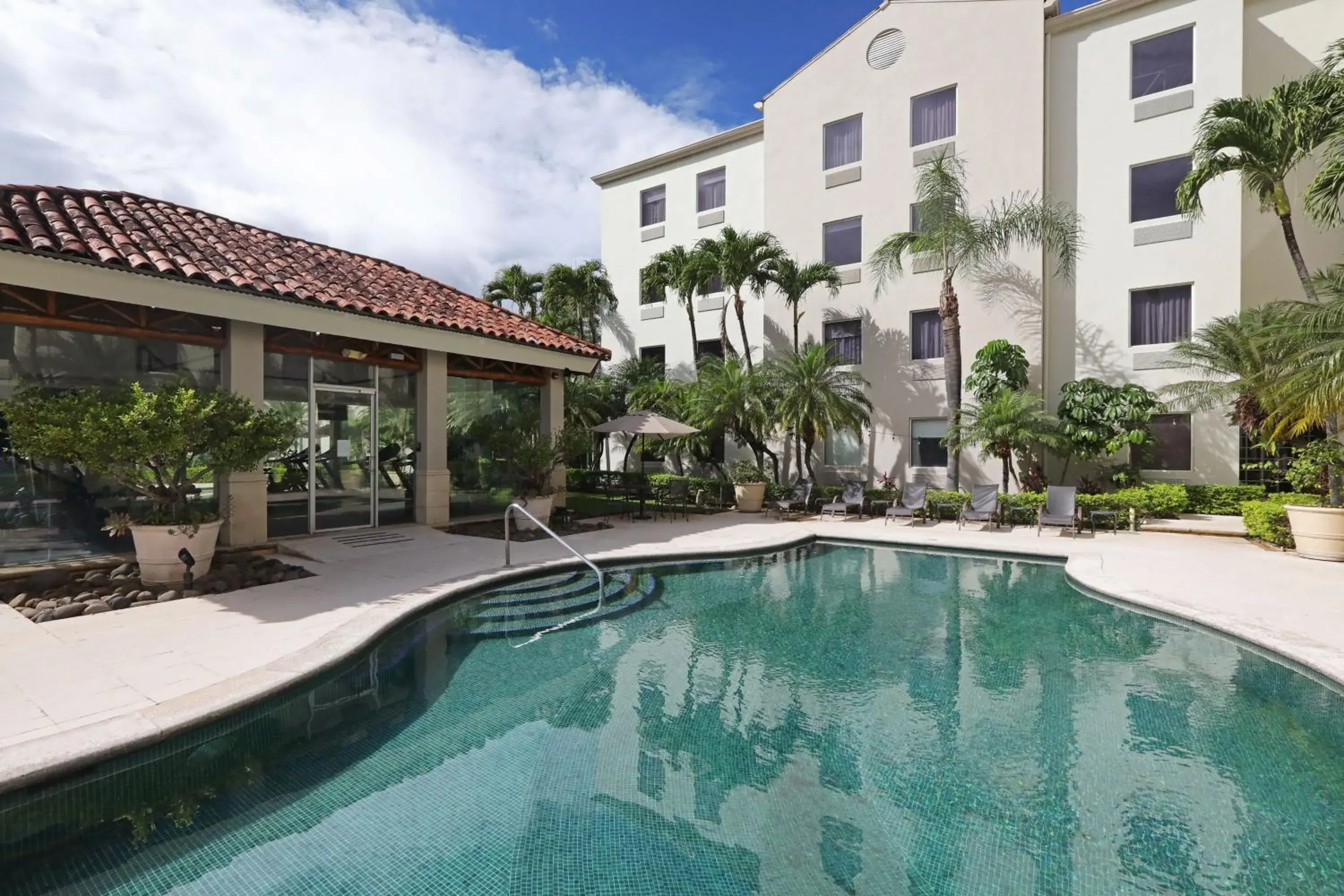 Swimming pool in Quality Hotel Real San Jose Swimming pool in Quality Hotel Real San Jose