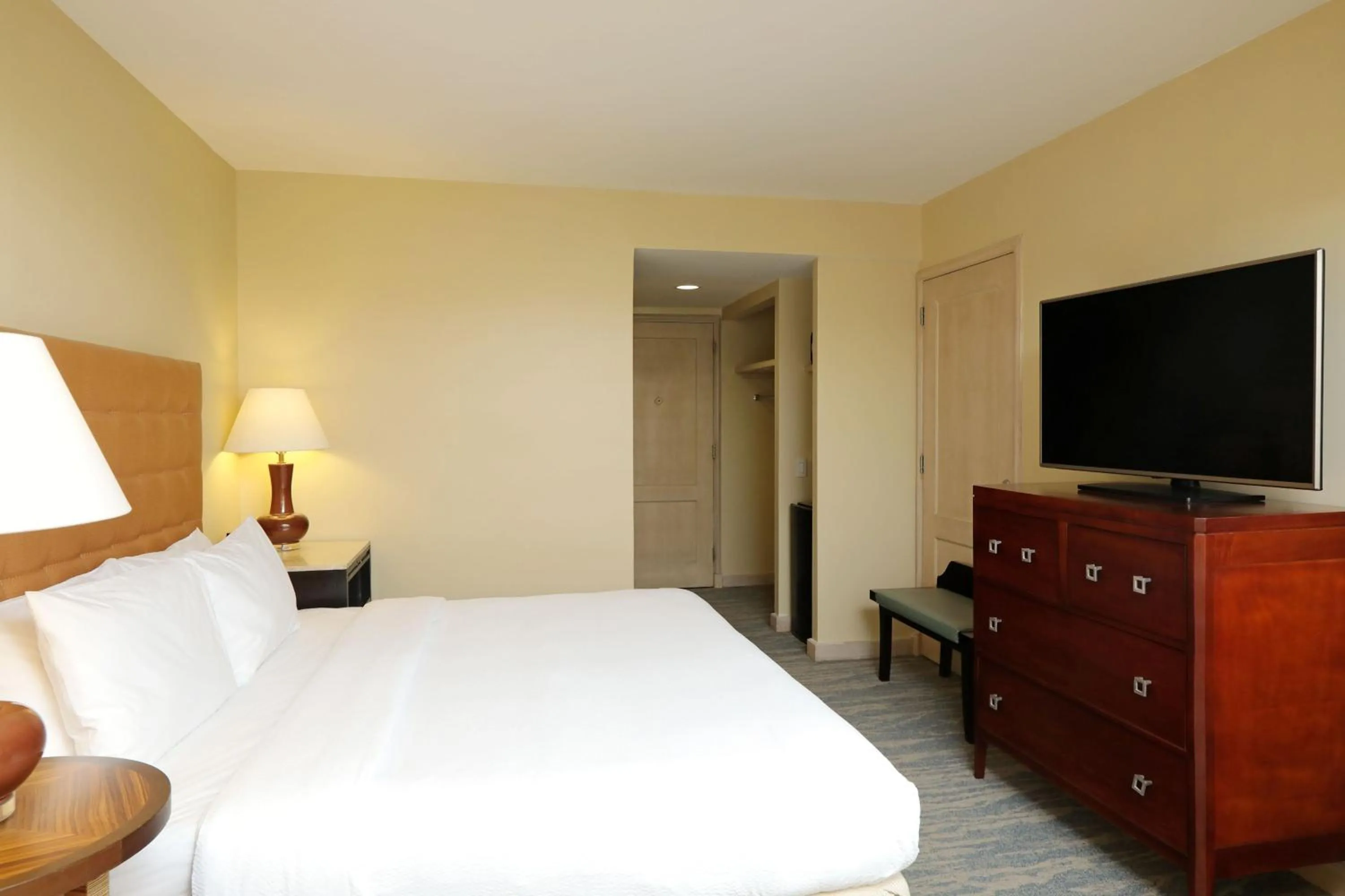 Photo of the whole room, Bed in Quality Hotel Real San Jose